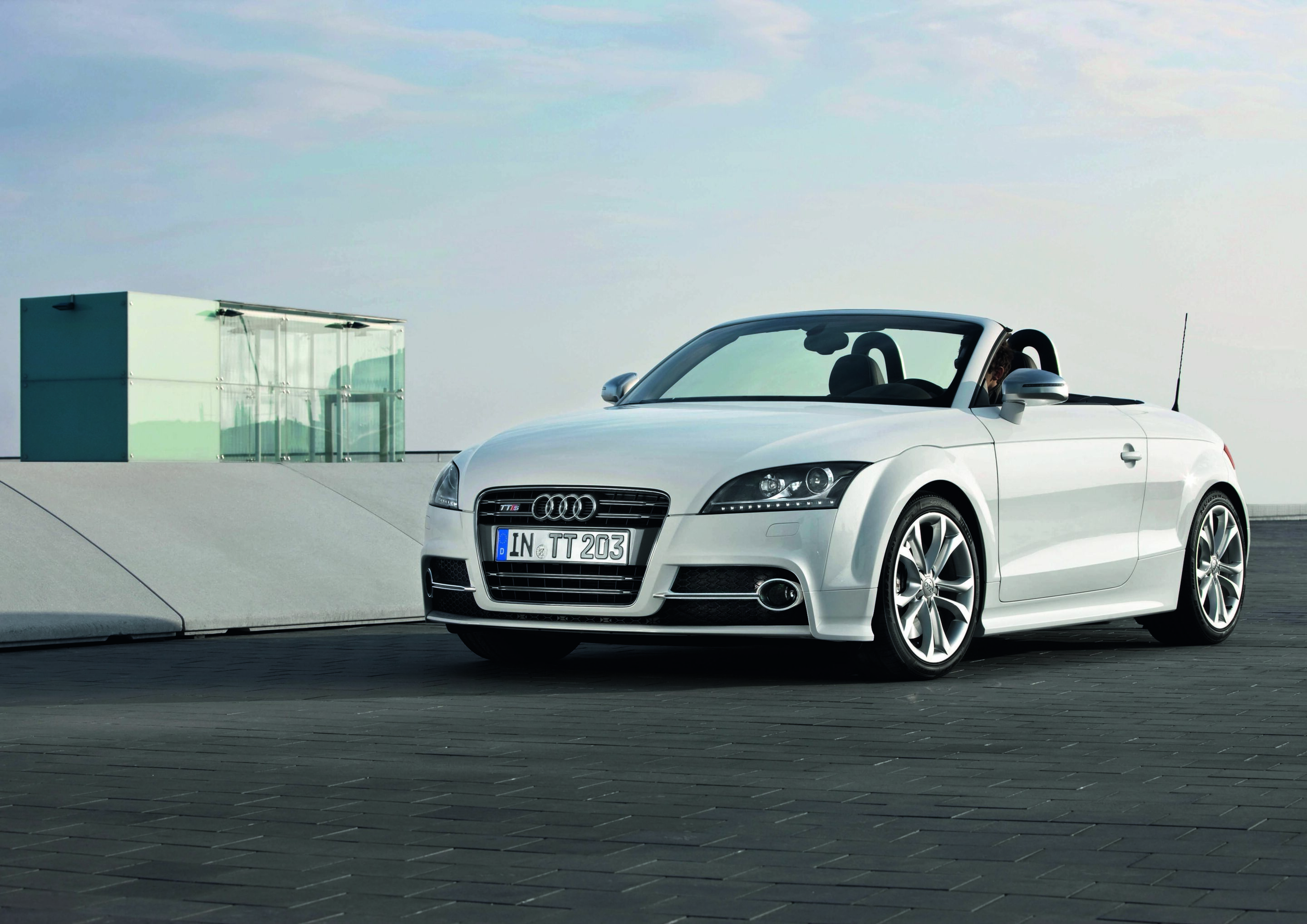 Audi TTS Roadster - Farbe: Ibisweiß