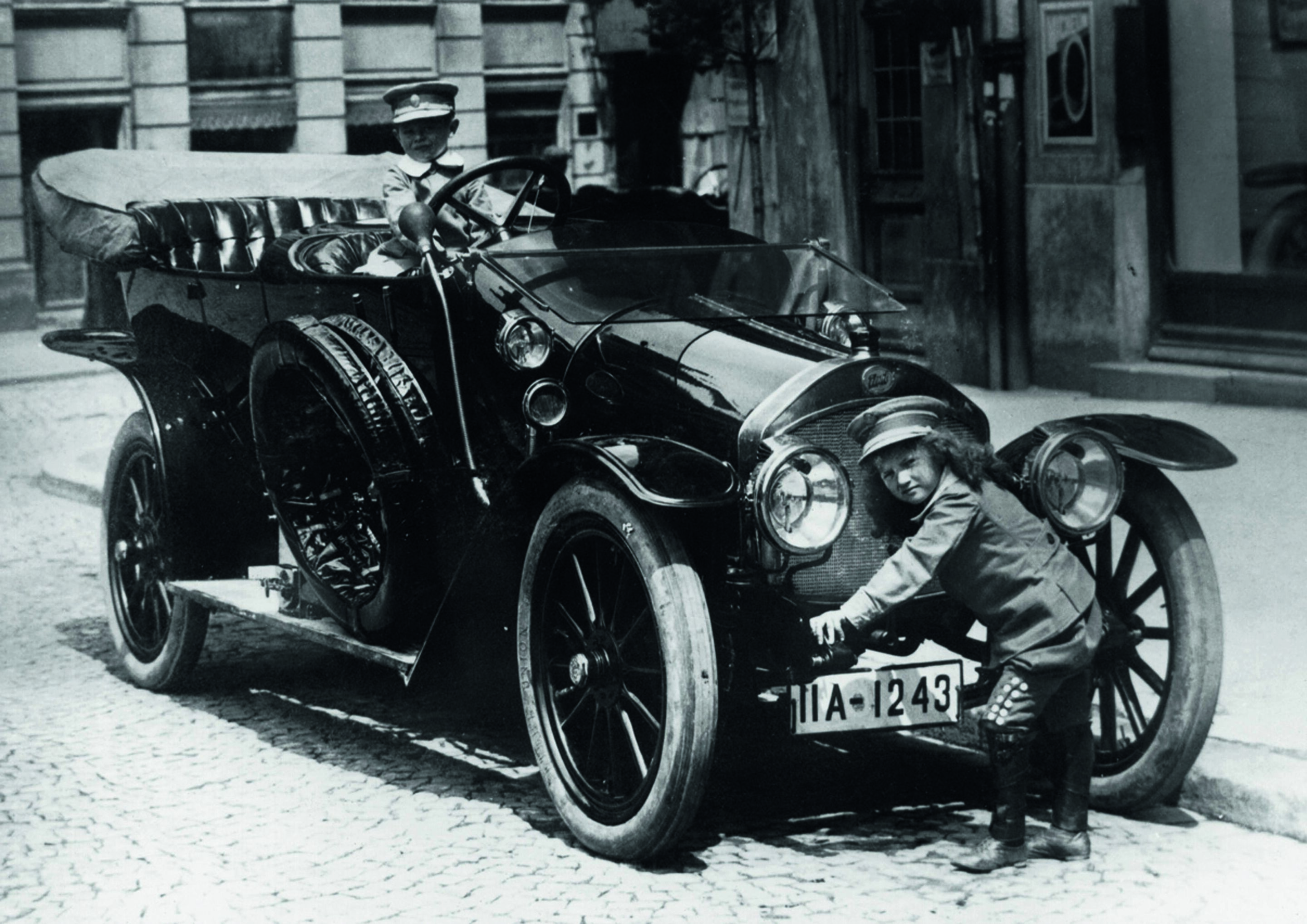 Anniversary magazine History - The very first Audi - the 1910 Type A