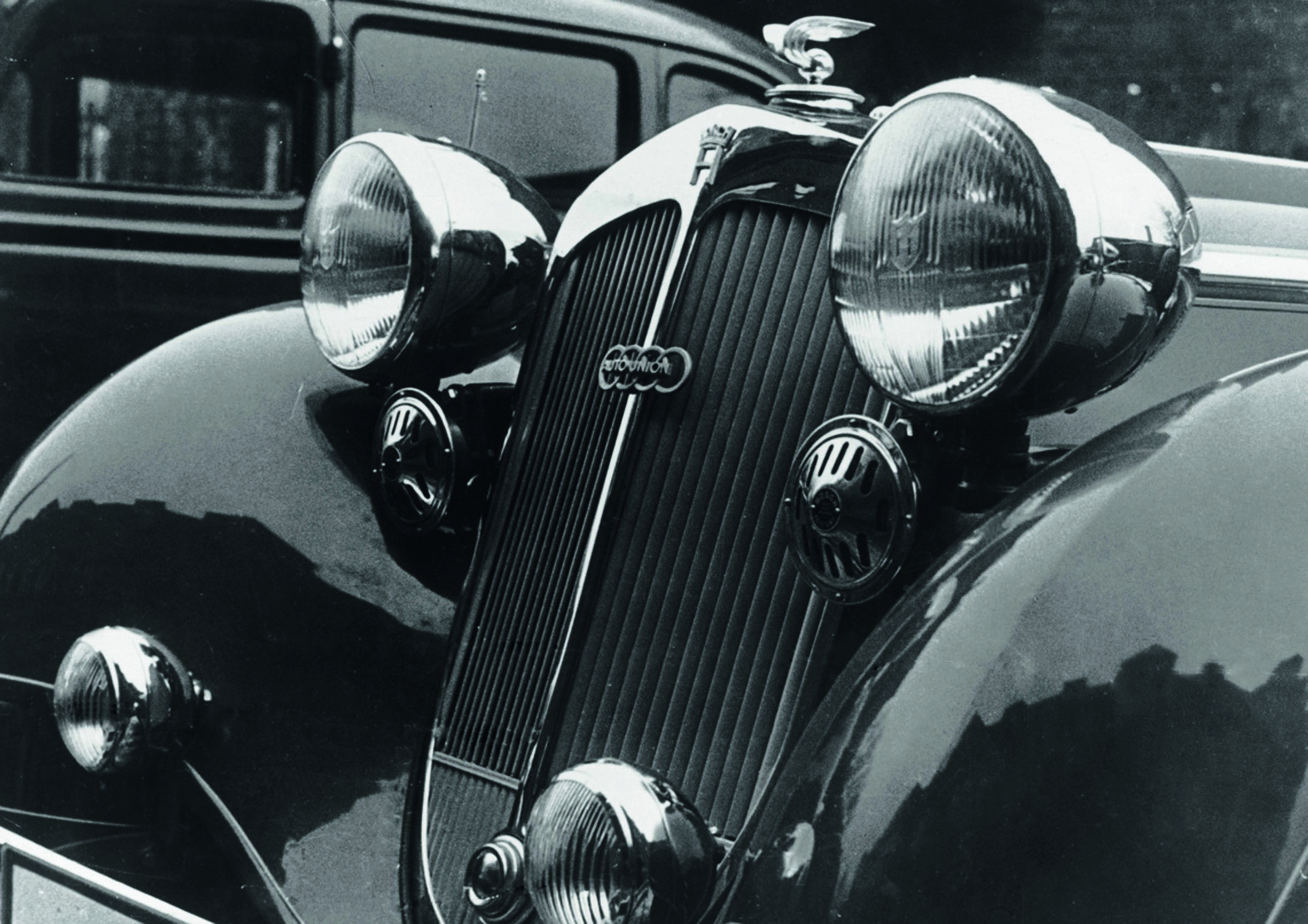 Anniversary magazine History - Horch 853 Sport Cabriolet