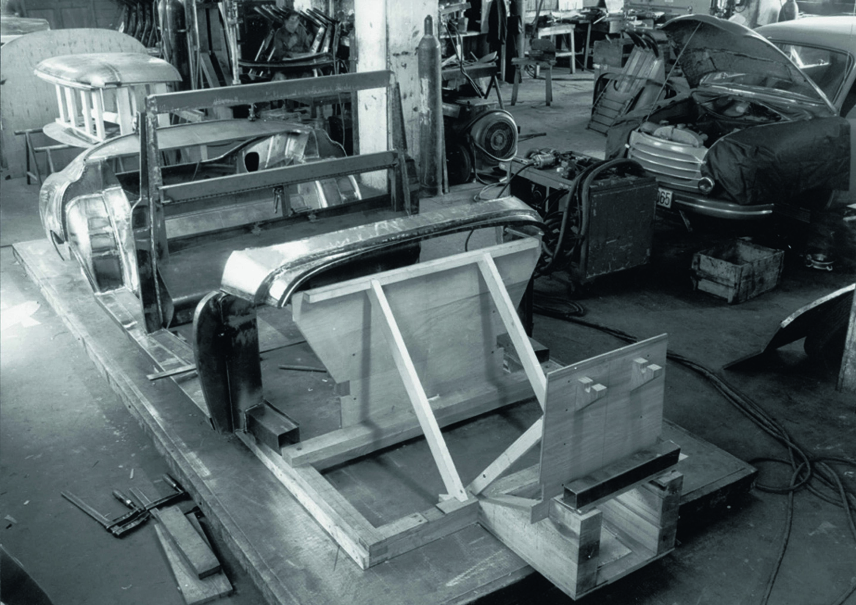 Anniversary magazine History - The last Horch - the basis for the bodyworks was a solid wooden frame