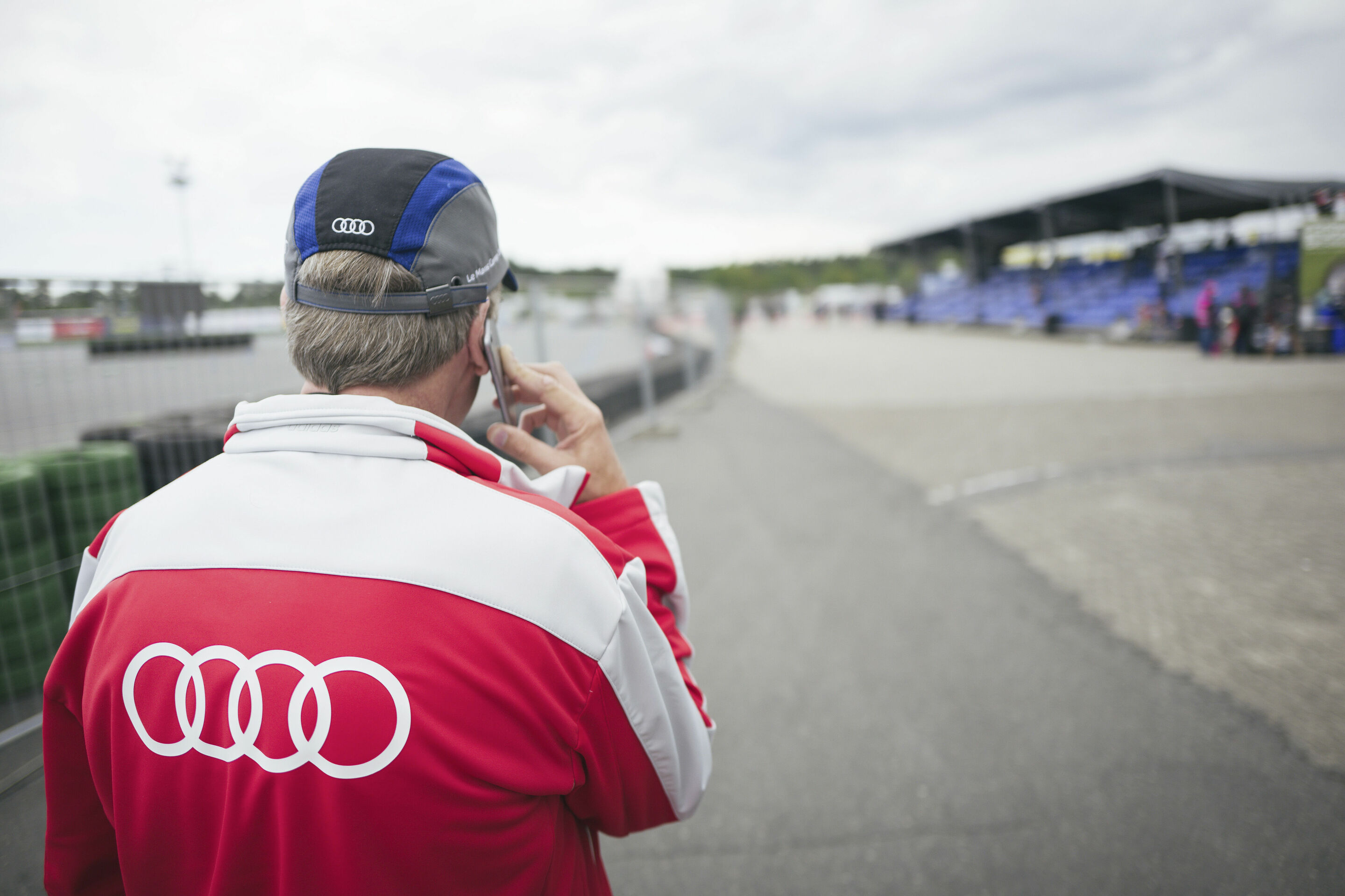Formula Student Germany 2015 - Spannung vor dem Konstruktionswettbewerb: Audi-Judges prüften die Leistungen der internationalen Studenten-Teams aus 34 Ländern.
Fotograf: Ole Kroeger