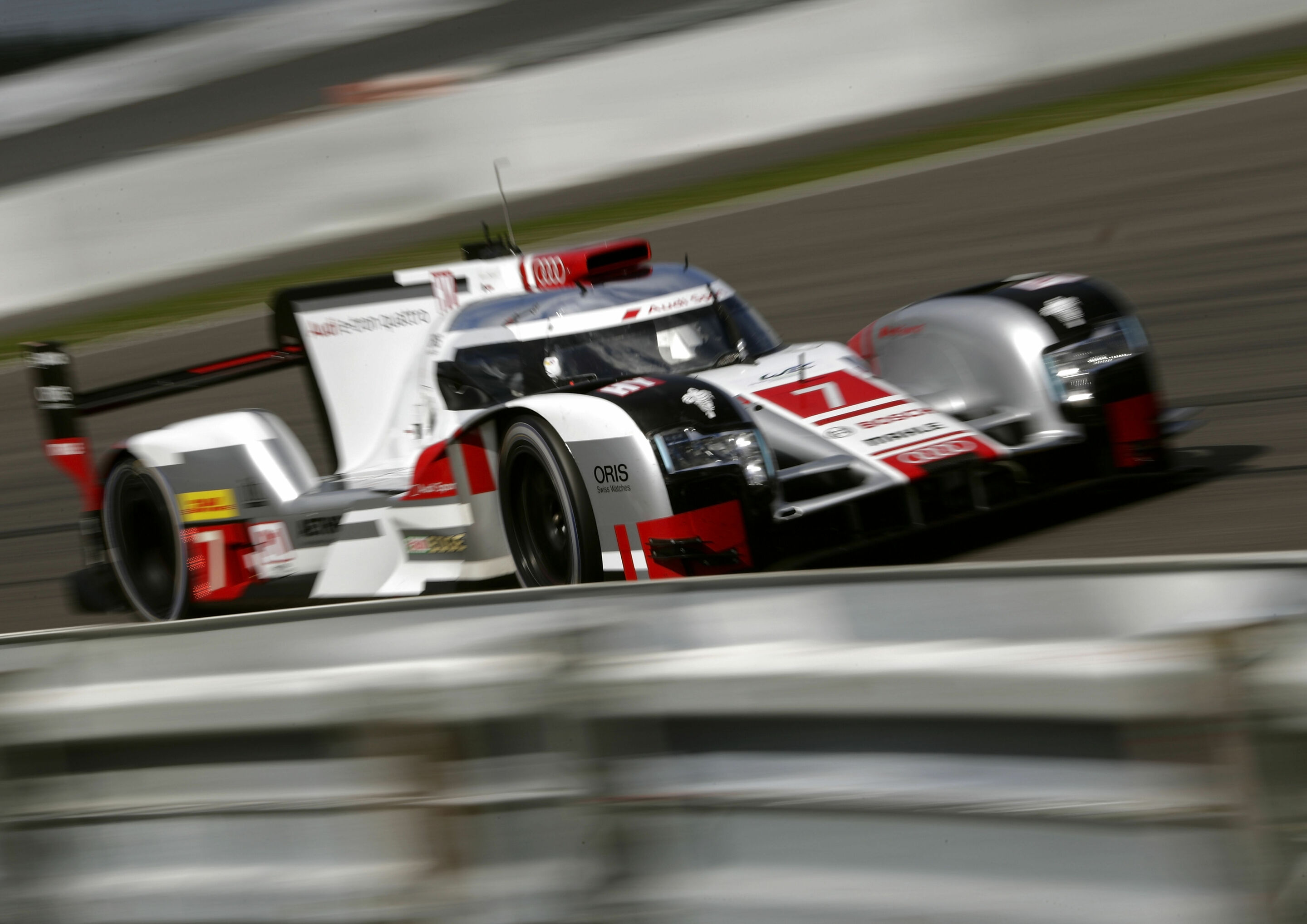 WEC Nürburgring 2015 - Marcel Fässler, André Lotterer und Benoît Tréluyer führen die Tabelle im Audi R18 e-tron quattro #7 (Audi Sport Team Joest) an