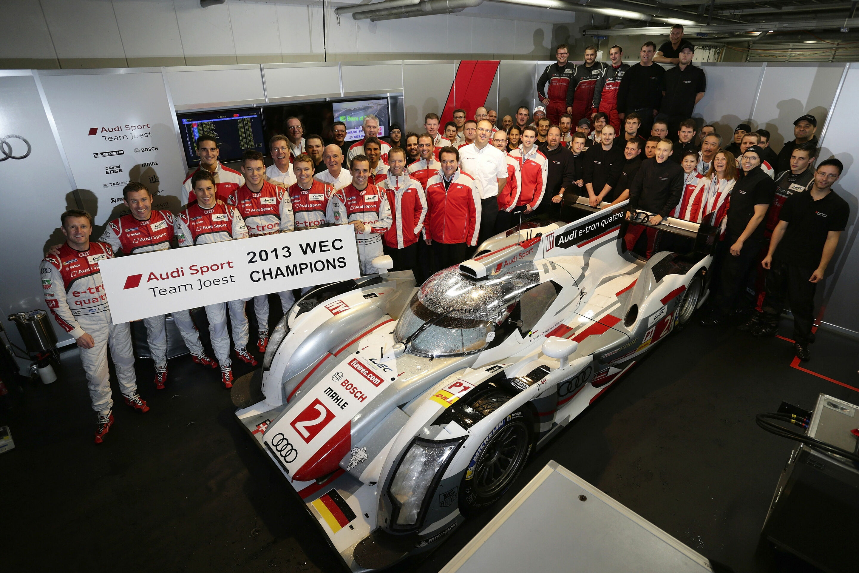 Audi in Japan vorzeitig Weltmeister - Audi verteidigte seine Titel in der FIA-Langstrecken-Weltmeisterschaft (WEC) in Japan vorzeitig.