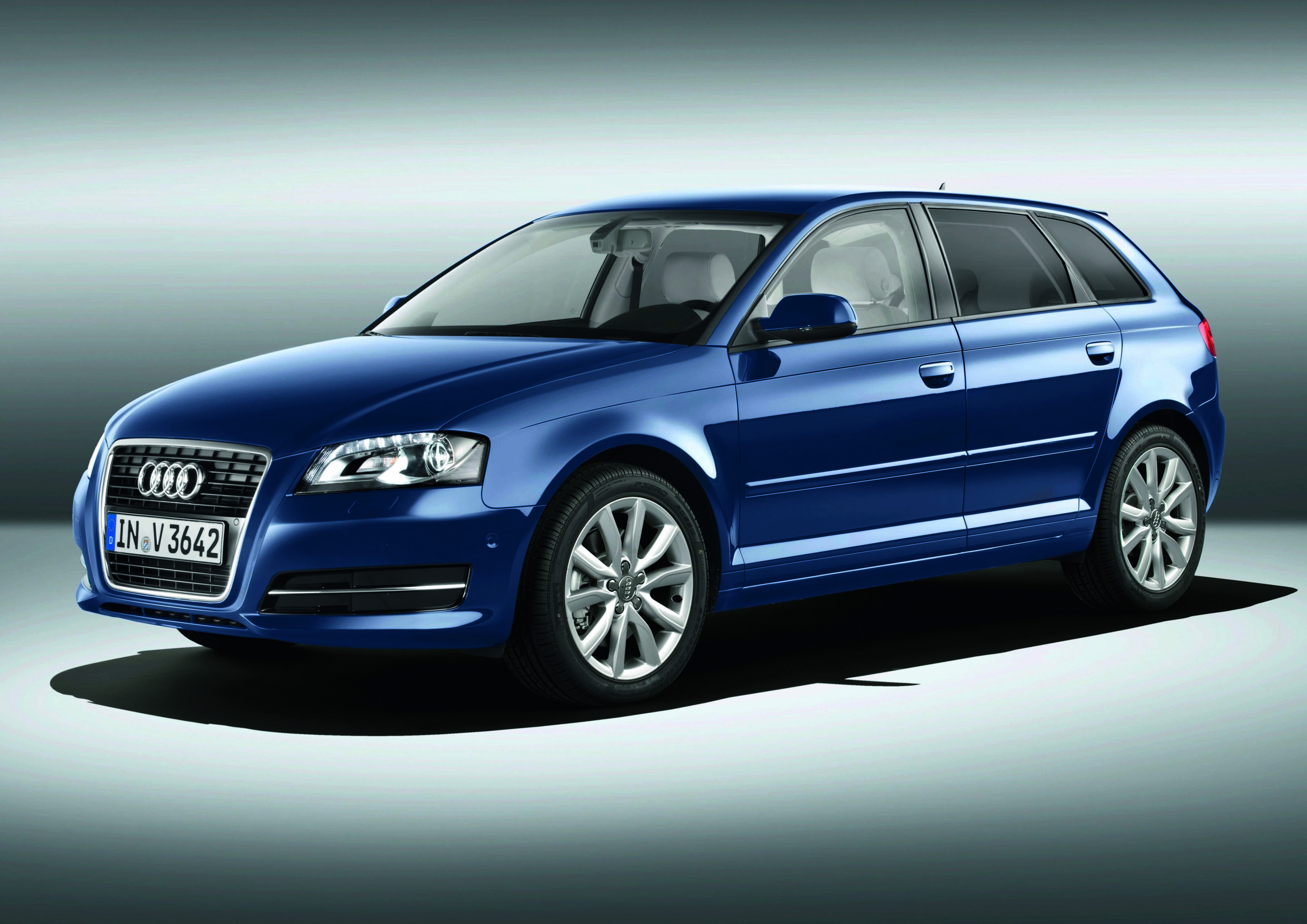 Audi A3 Sportback - Farbe: Scubablau