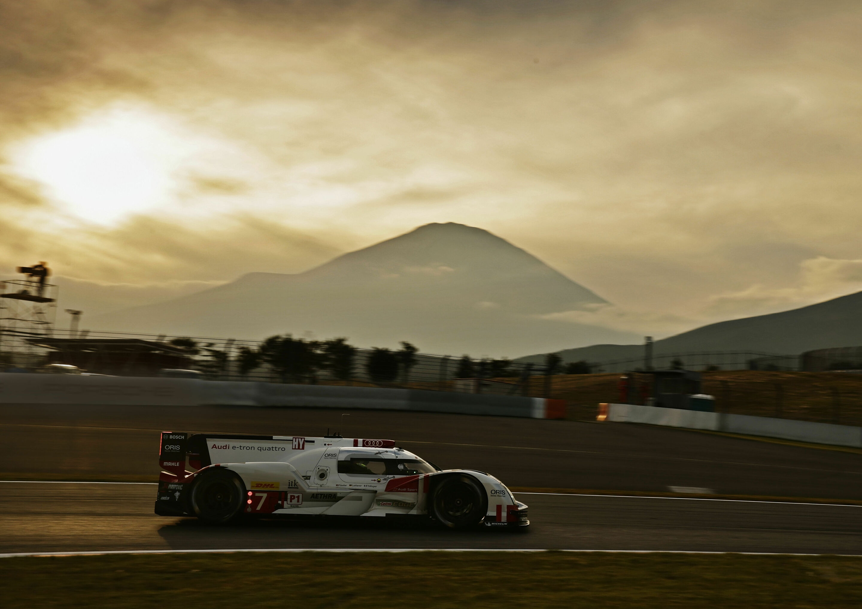 WEC Fuji 2015 - Audi R18 e-tron quattro #7 (Audi Sport Team Joest), Marcel Fässler, André Lotterer, Benoît Tréluyer