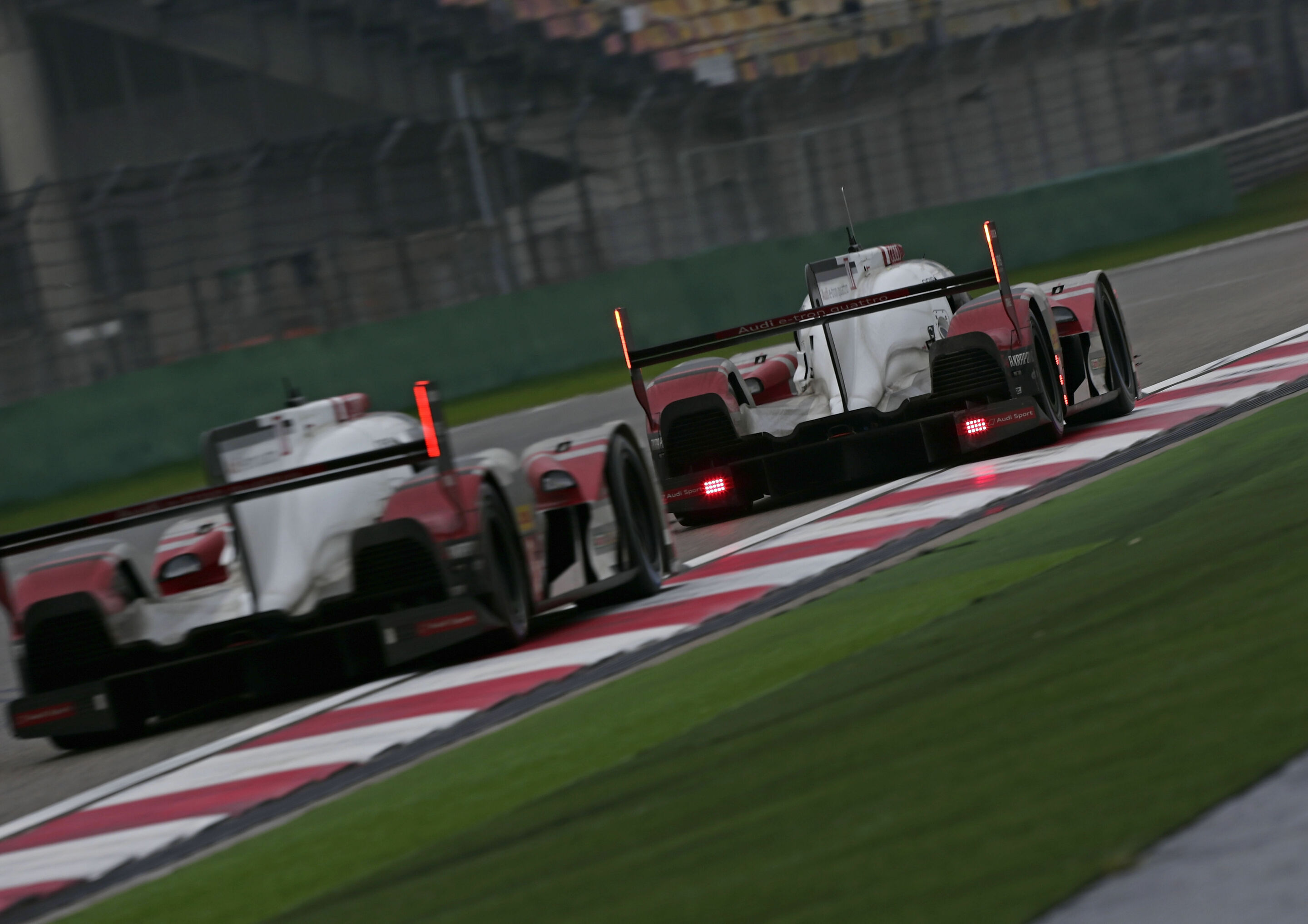 WEC Shanghai 2015 - Audi R18 e-tron quattro #7 (Audi Sport Team Joest), Marcel Fässler, André Lotterer, Benoît Tréluyer
Audi R18 e-tron quattro #8 (Audi Sport Team Joest), Lucas di Grassi, Loïc Duval, Oliver Jarvis