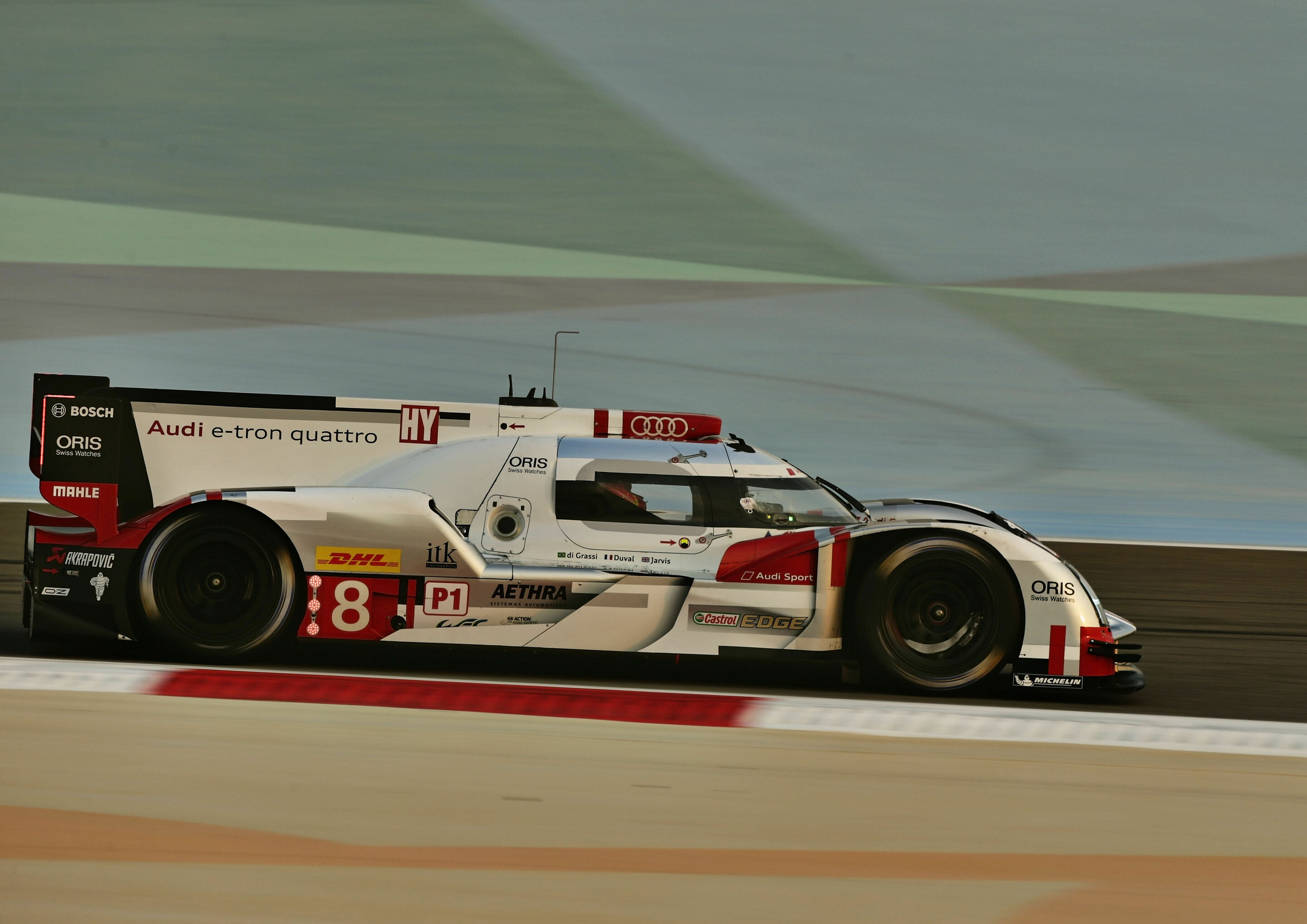 WEC Bahrain 2015 - Audi R18 e-tron quattro #8 (Audi Sport Team Joest), Lucas di Grassi, Loïc Duval, Oliver Jarvis