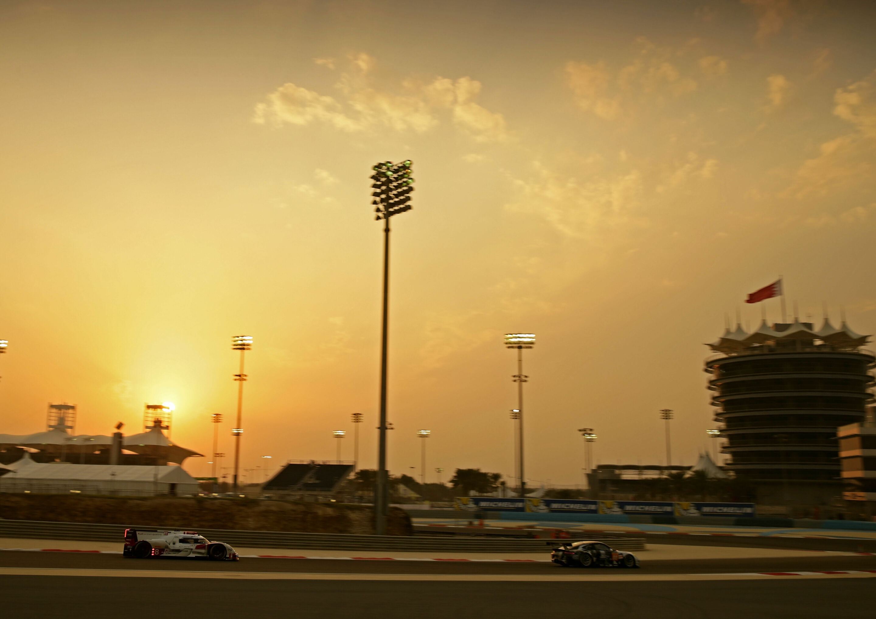WEC Bahrain 2015 - Audi R18 e-tron quattro #8 (Audi Sport Team Joest), Lucas di Grassi, Loïc Duval, Oliver Jarvis