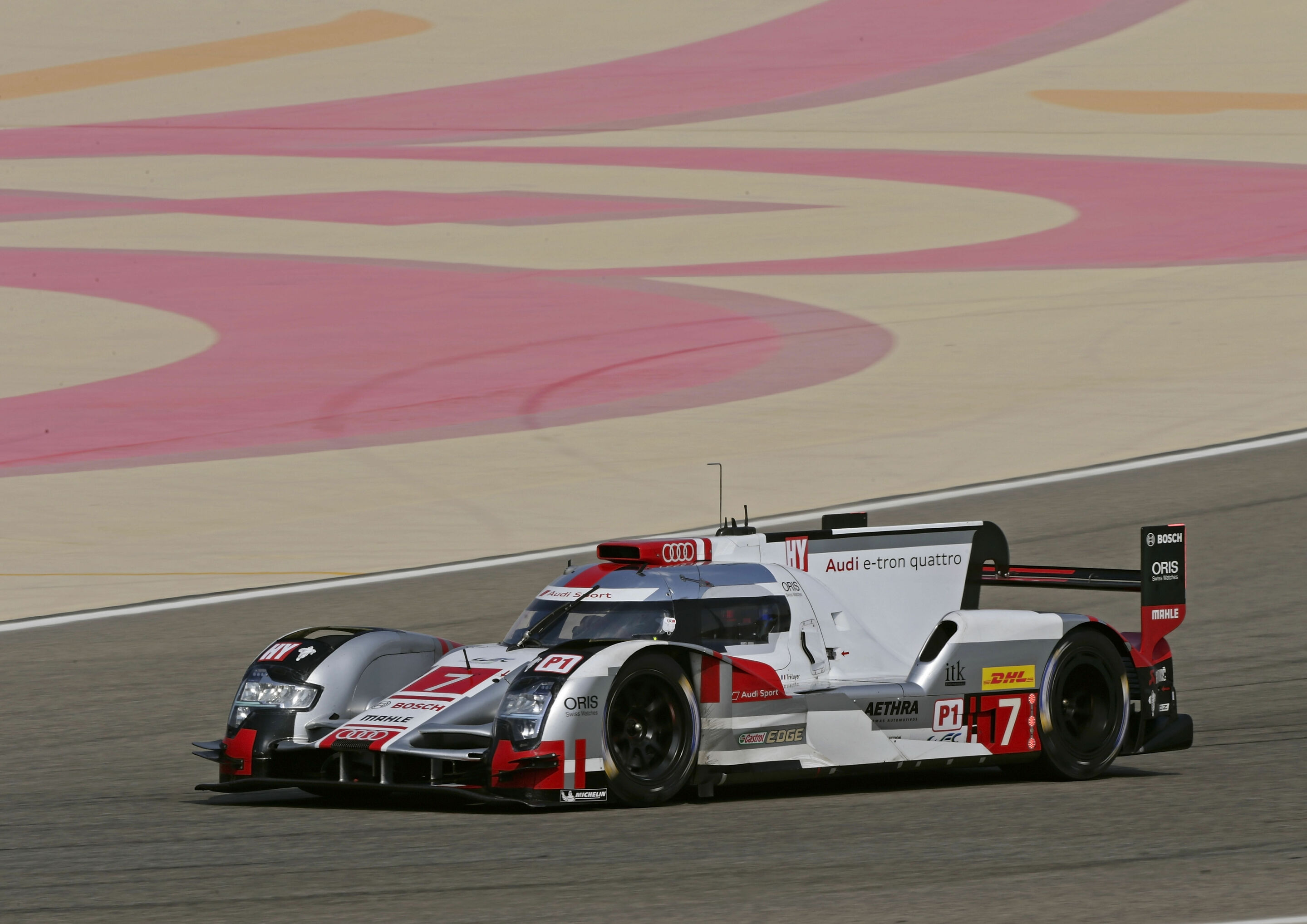 WEC Bahrain 2015 - Audi R18 e-tron quattro #7 (Audi Sport Team Joest), Marcel Fässler, André Lotterer, Benoît Tréluyer