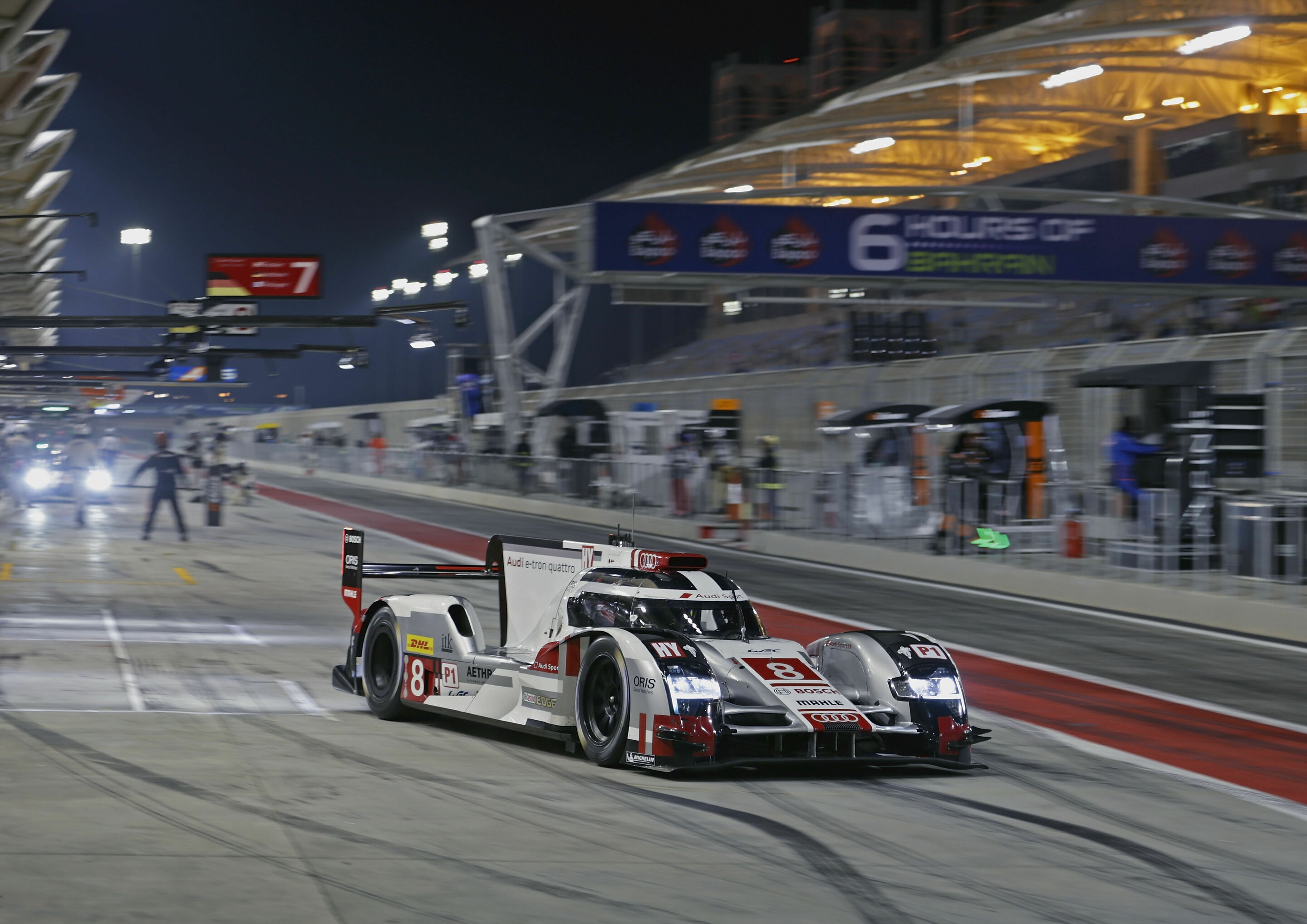 WEC Bahrain 2015 - Audi R18 e-tron quattro #8 (Audi Sport Team Joest), Lucas di Grassi, Loïc Duval, Oliver Jarvis