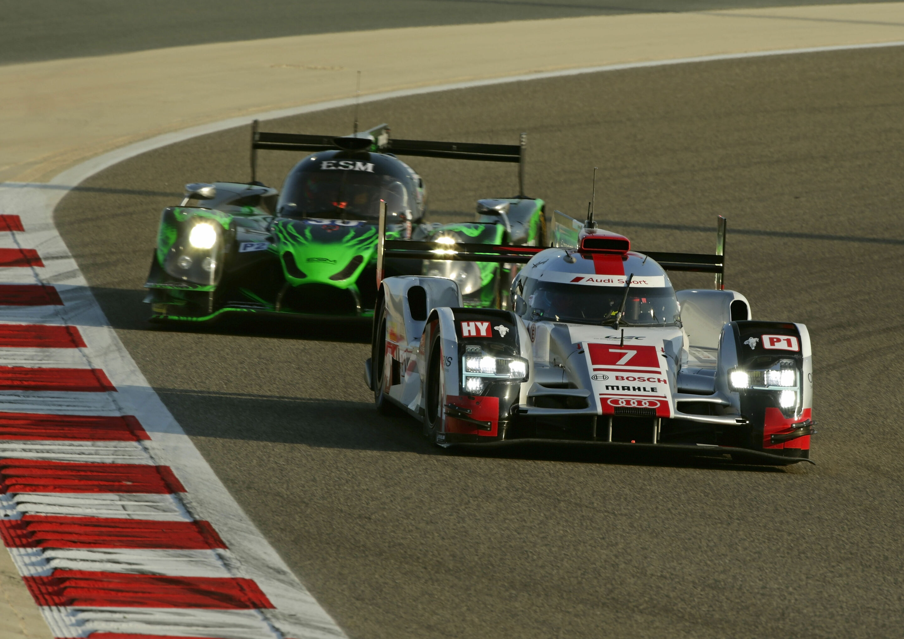 WEC Bahrain 2015 - Audi R18 e-tron quattro #7 (Audi Sport Team Joest), Marcel Fässler, André Lotterer, Benoît Tréluyer