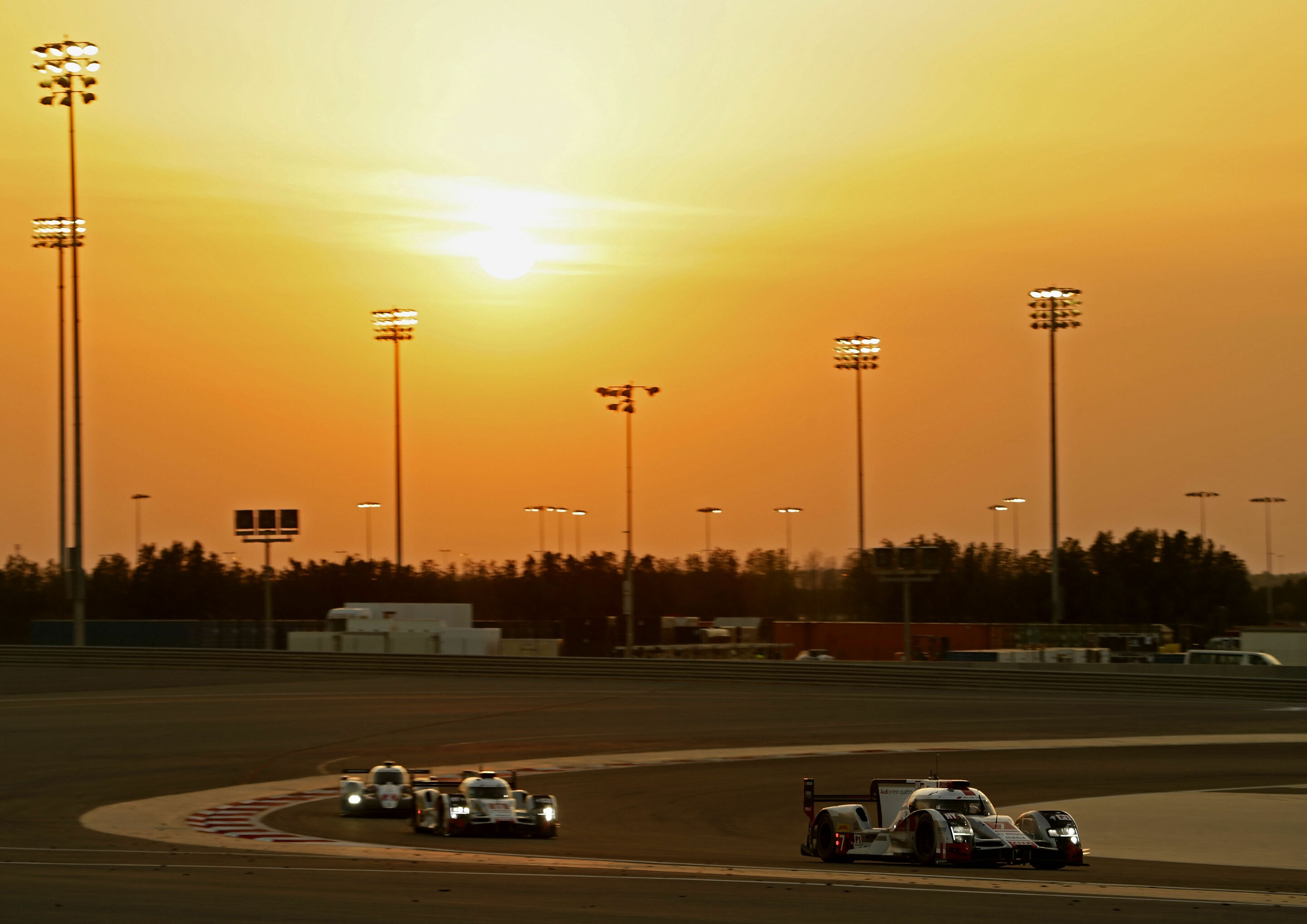 WEC Bahrain 2015 - Audi R18 e-tron quattro #7 (Audi Sport Team Joest), Marcel Fässler, André Lotterer, Benoît Tréluyer