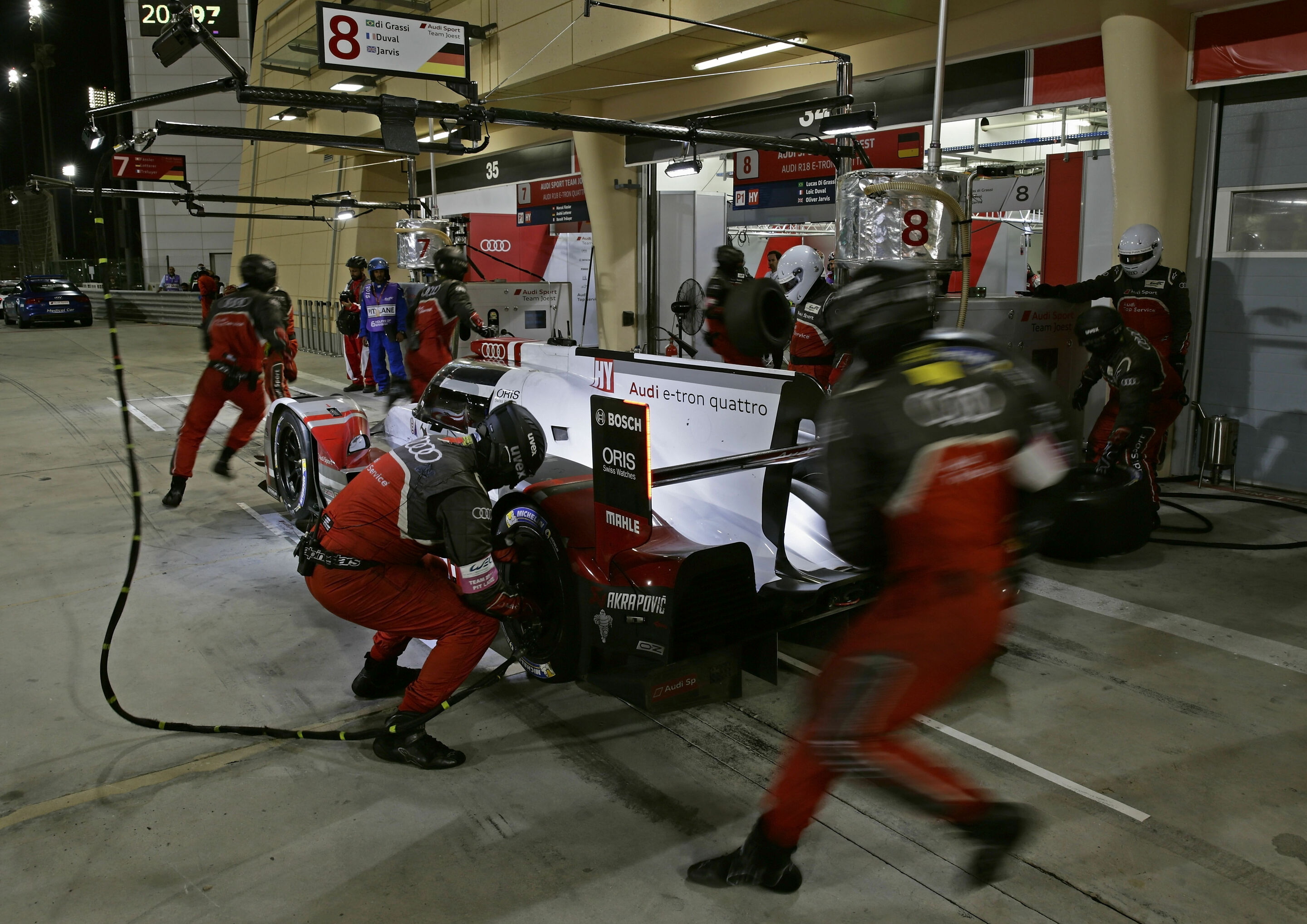 WEC Bahrain 2015 - Audi R18 e-tron quattro #8 (Audi Sport Team Joest), Lucas di Grassi, Loïc Duval, Oliver Jarvis