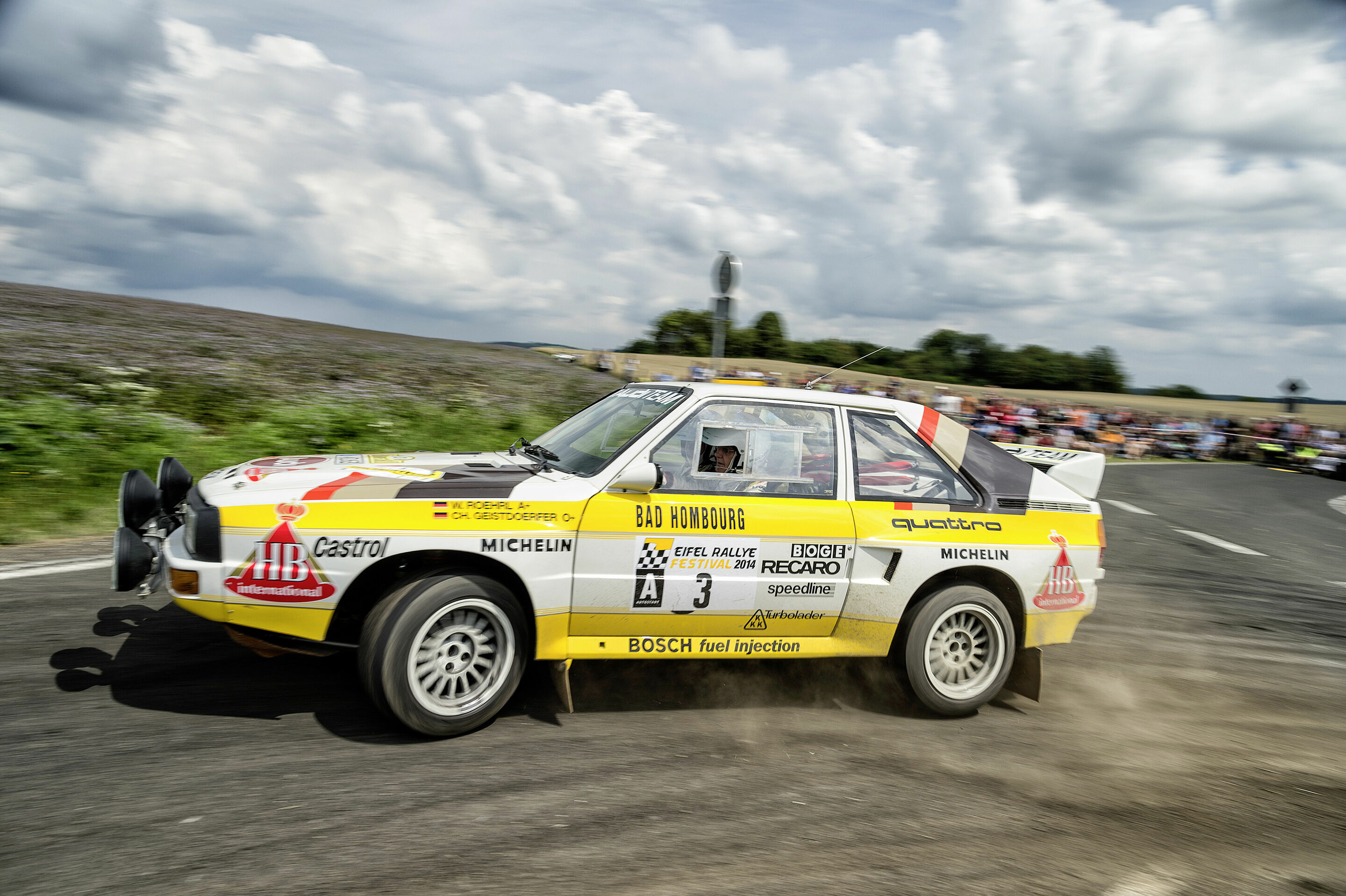 Audi Rallye-Ikonen beim Eifel Rallye Festival 2014 - Durch die Kurve gepfeilt und dann weiter: Harald Demuth im sogenannten "Kurzen", dem Audi Sport quattro Rallye.