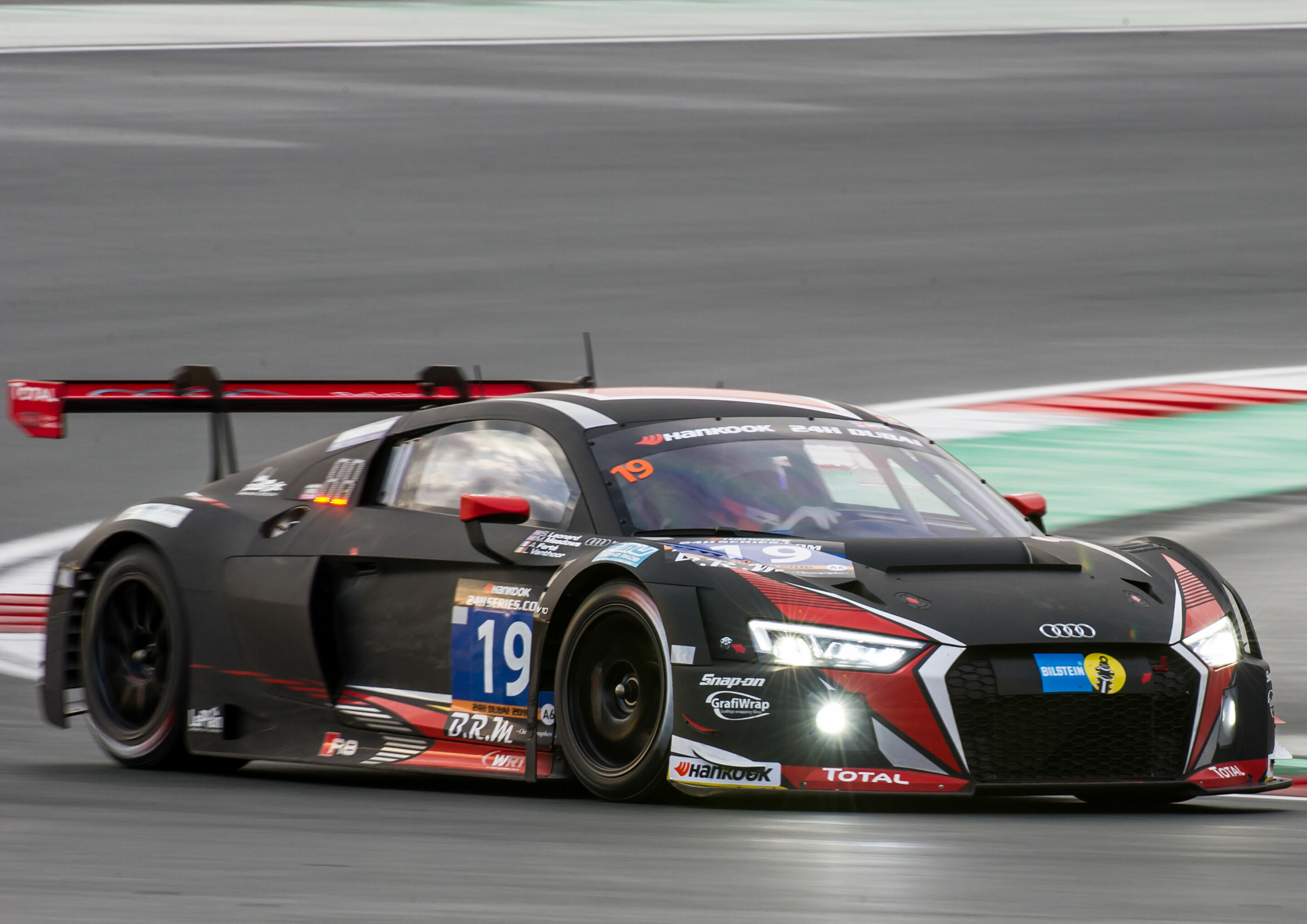 Dubai 24h 2016 - Audi R8 LMS #19 (Belgian Audi Club Team WRT), Alain Ferté, Stuart Leonard, Michael Meadows, Laurens Vanthoor