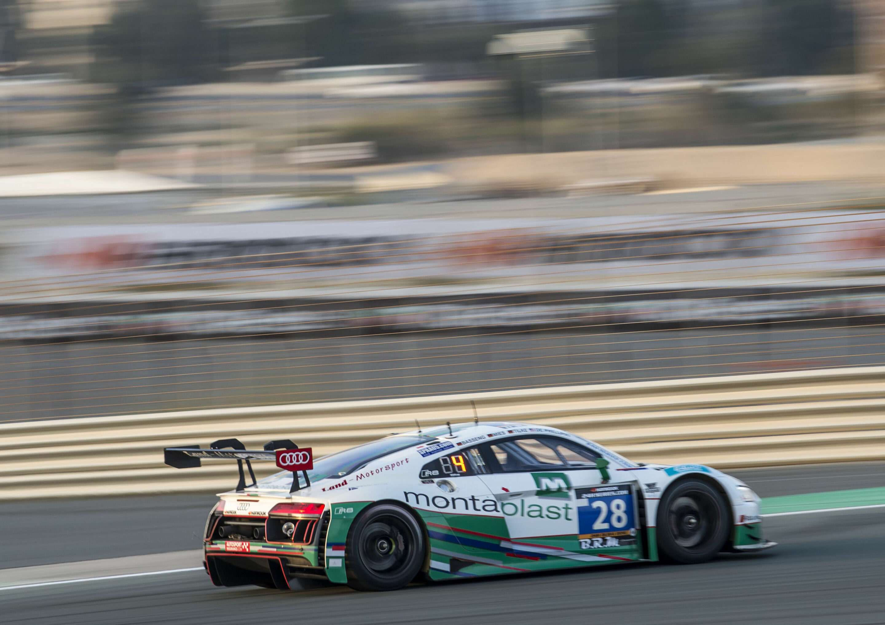 Dubai 24h 2016 - Audi R8 LMS #28 (Land-Motorsport), Marc Basseng, Christopher Mies, Connor de Phillippi, Carsten Tilke