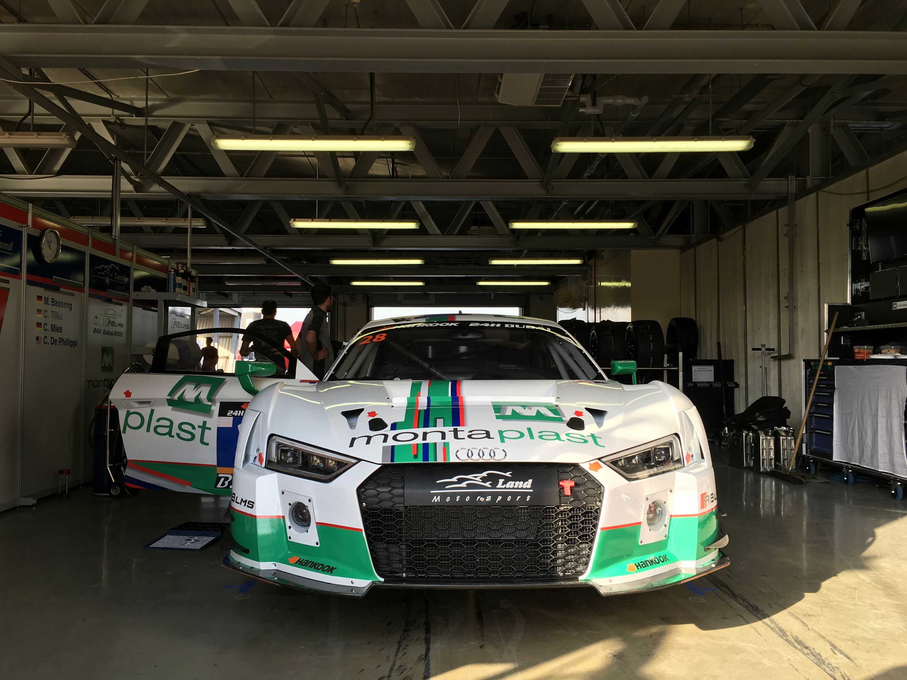 Land Motorsport - Audi R8 LMS (Land Motorsport)
