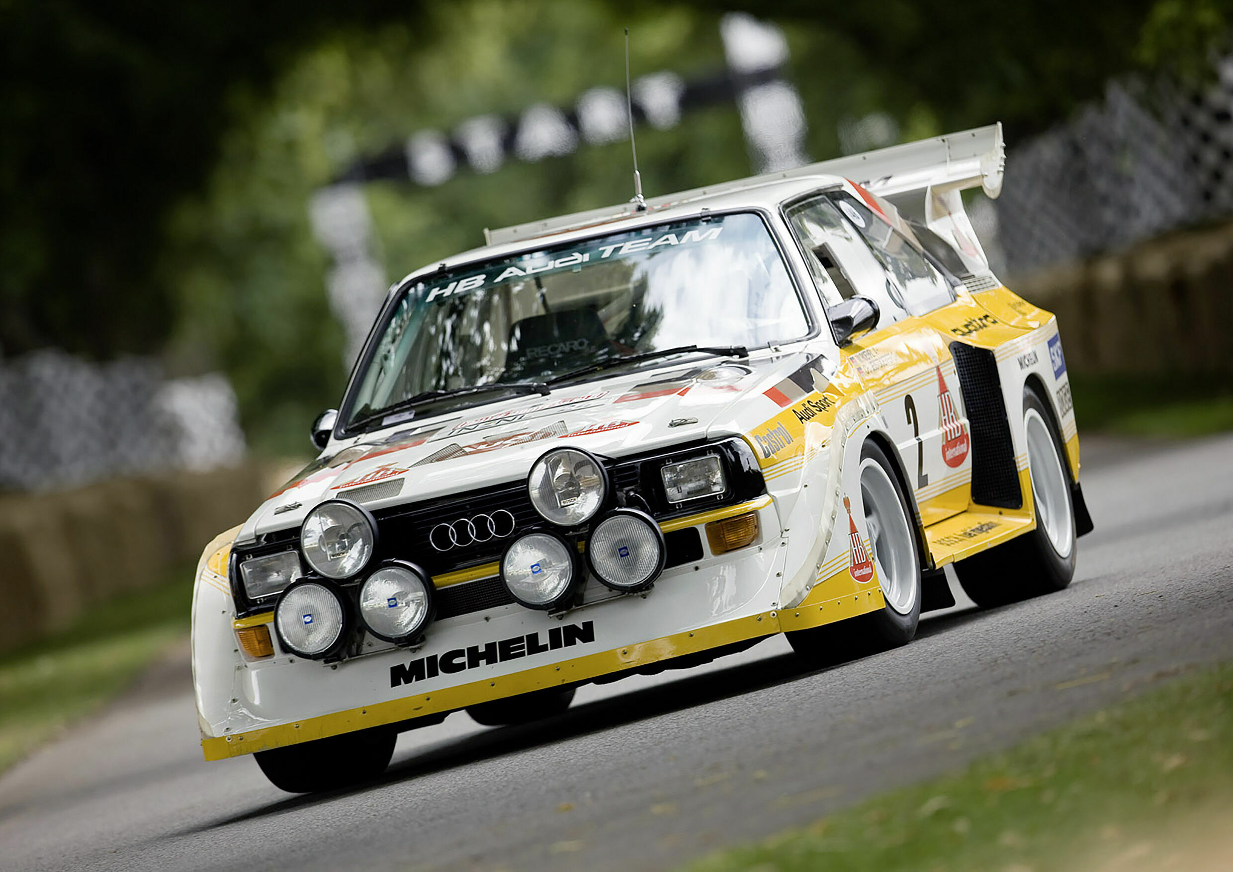 Mit Audi Tradition auf Oldtimer Tour 2016 - Der martialischste aller Audi Rallye-Boliden: Der Audi Sport quattro S1 von 1985 präsentiert sich den Fans beim Eifel Rallye Festival in Daun wie beim Edelweiß Bergpreis auf dem Roßfeld bei Berchtesgaden.