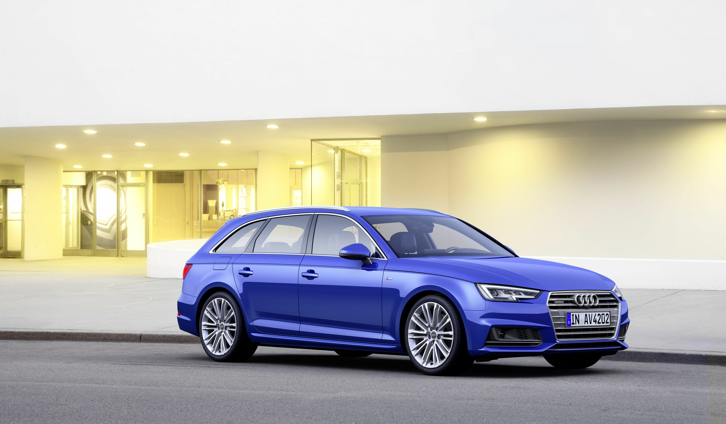AUDI AG: European sales up 8.1 percent in February - AUDI AG has extended its successful start to the year in February: worldwide deliveries increased by 3.3 percent year on year to around 126,500 cars. The company once again achieved high growth in Europe:...