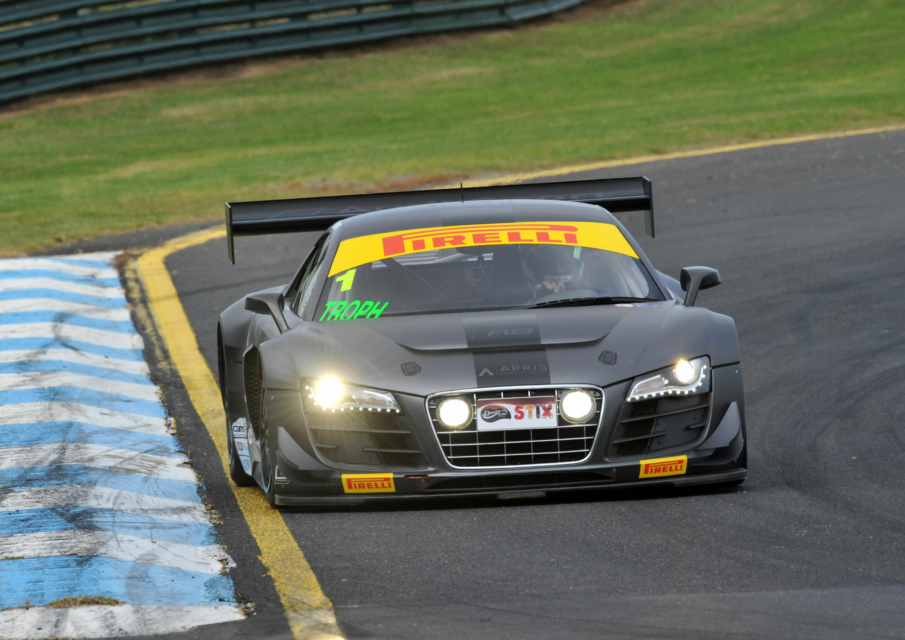 Australian GT Trophy Series 2016 - Audi R8 LMS #1 (Adina Apartment Hotels), Greg Taylor/Barton Mawer