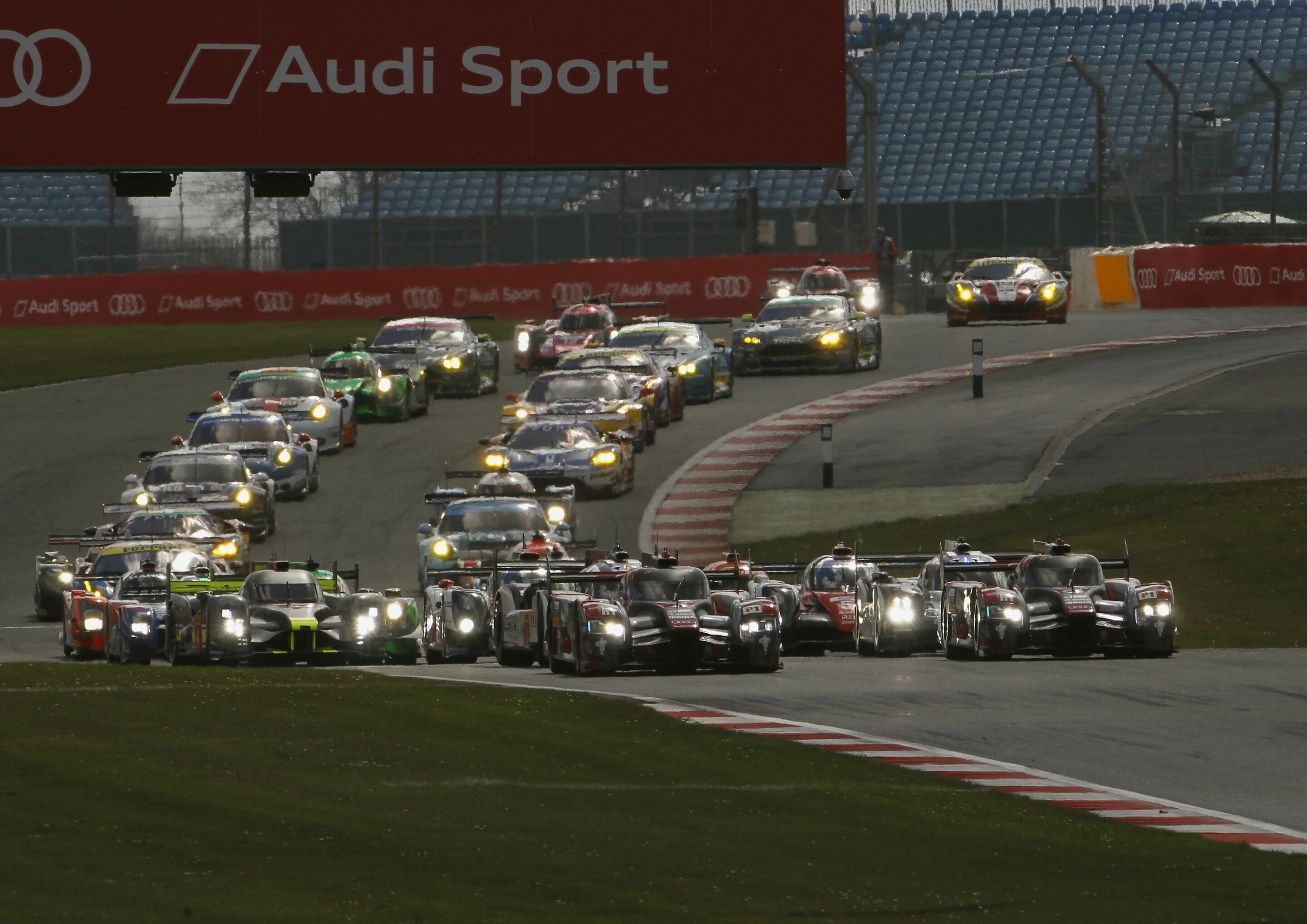 WEC Silverstone 2016 - Audi R18 (2016) #7 (Audi Sport Team Joest), Marcel Fässler, André Lotterer, Benoît Tréluyer
Audi R18 (2016) #8 (Audi Sport Team Joest), Lucas di Grassi, Loïc Duval, Oliver Jarvis