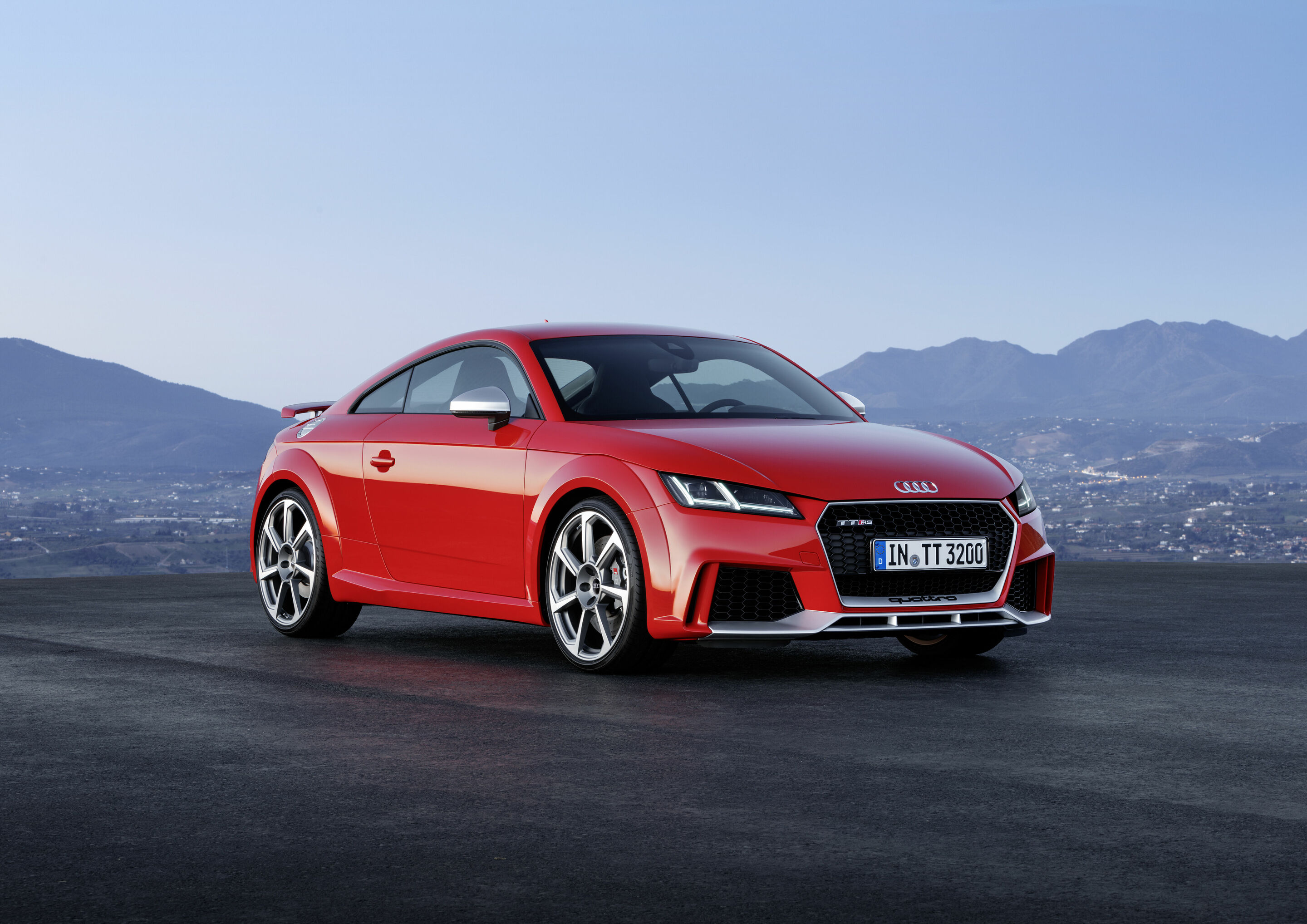 Audi TT RS Coupé (2016) - Static photo, 
Colour: Catalunya Red