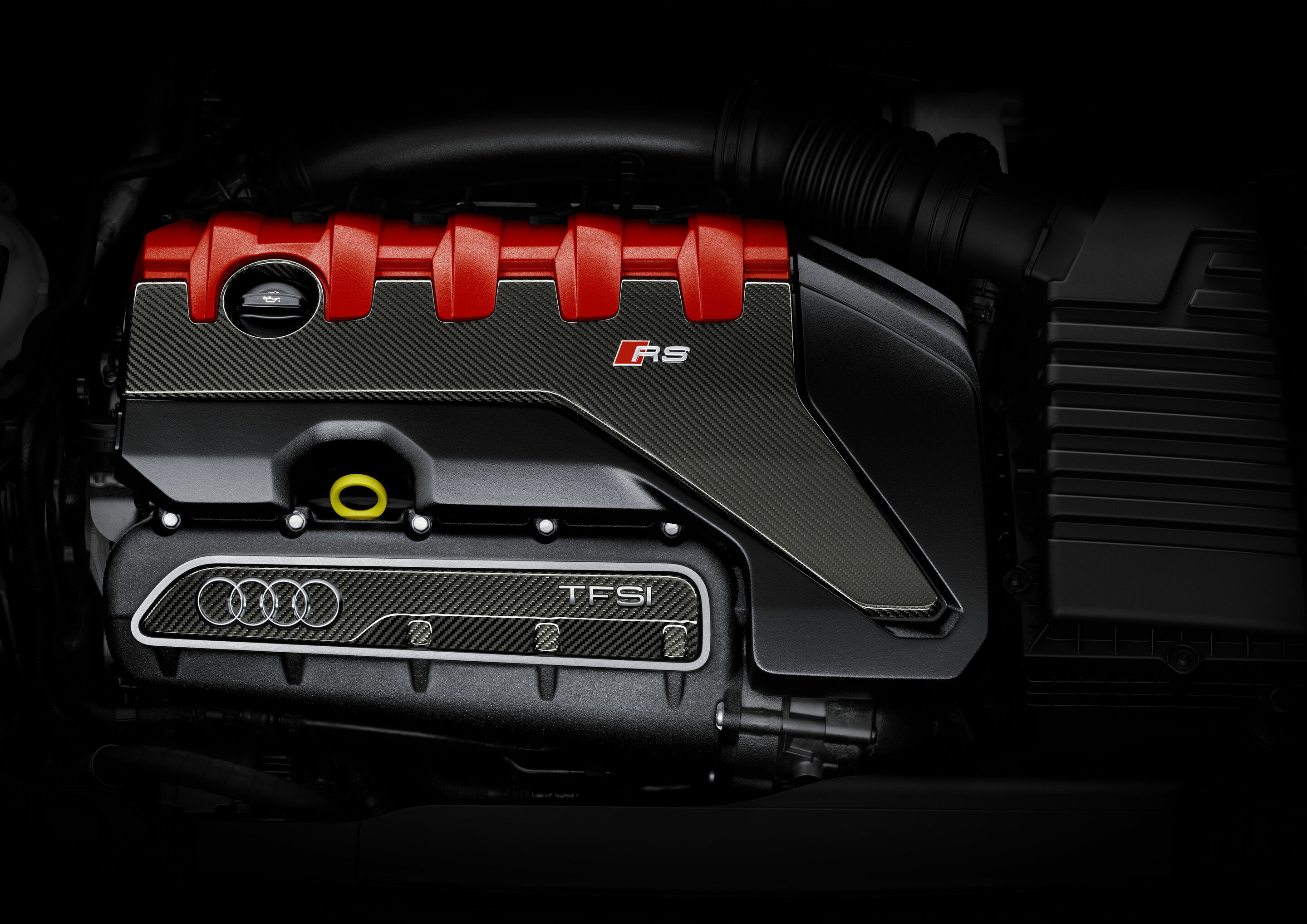 Audi TT RS Coupé (2016) - Engine compartment