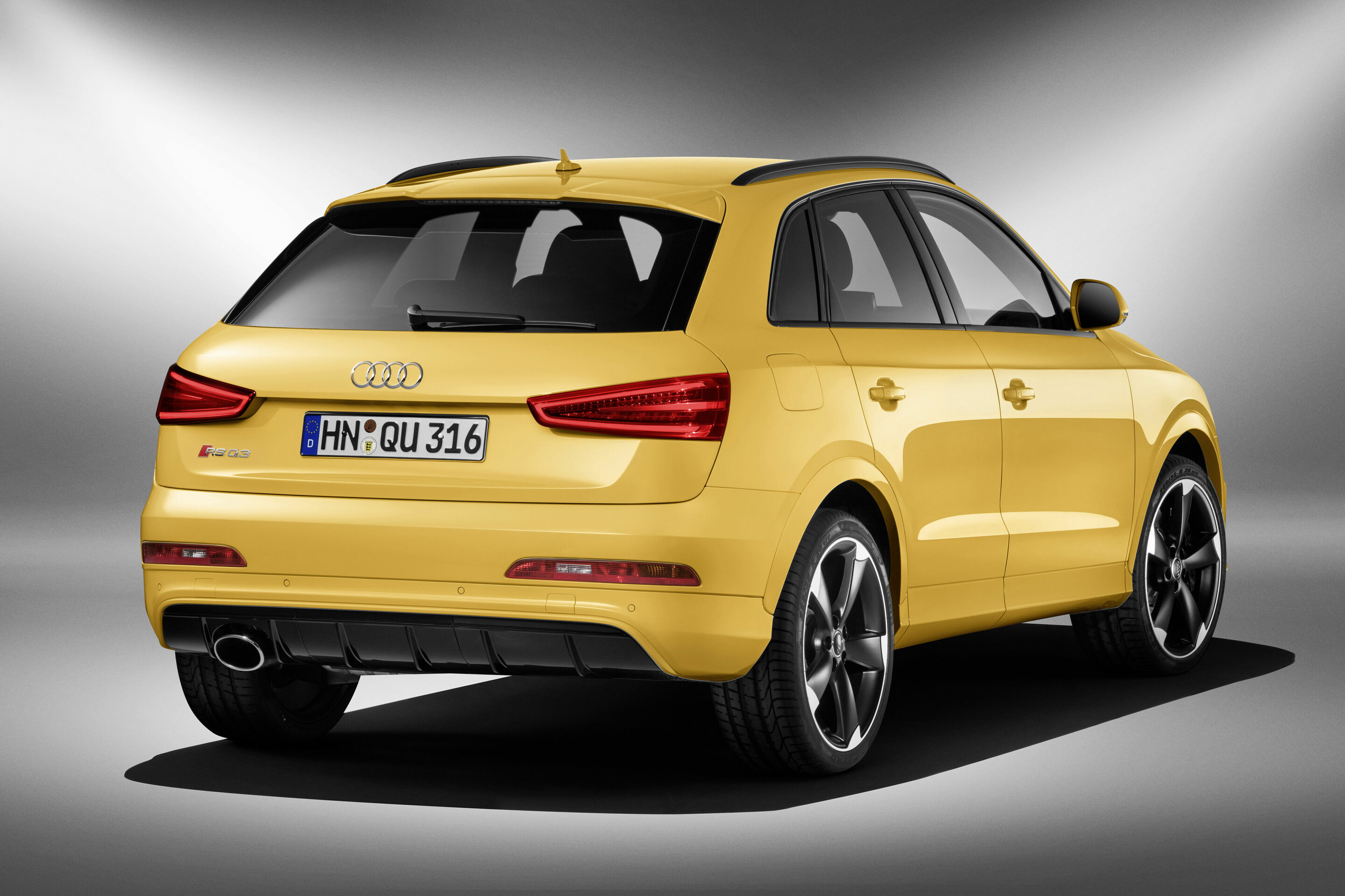 Audi RS Q3 - Standaufnahme

Farbe: Imolagelb