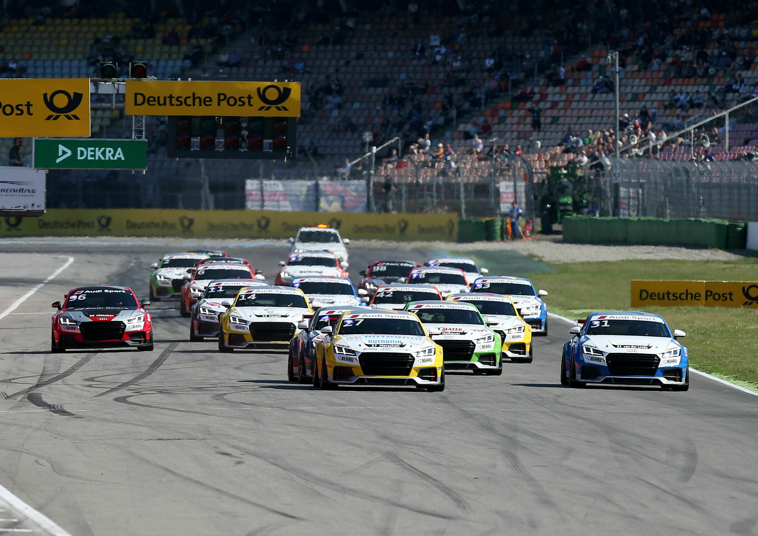 Audi Sport TT Cup, Hockenheim 2016 - Start, Audi TT cup #27, Dennis Marschall, Audi TT cup #31, Sheldon van der Linde, Audi TT cup #4, Joonas Lappalainen