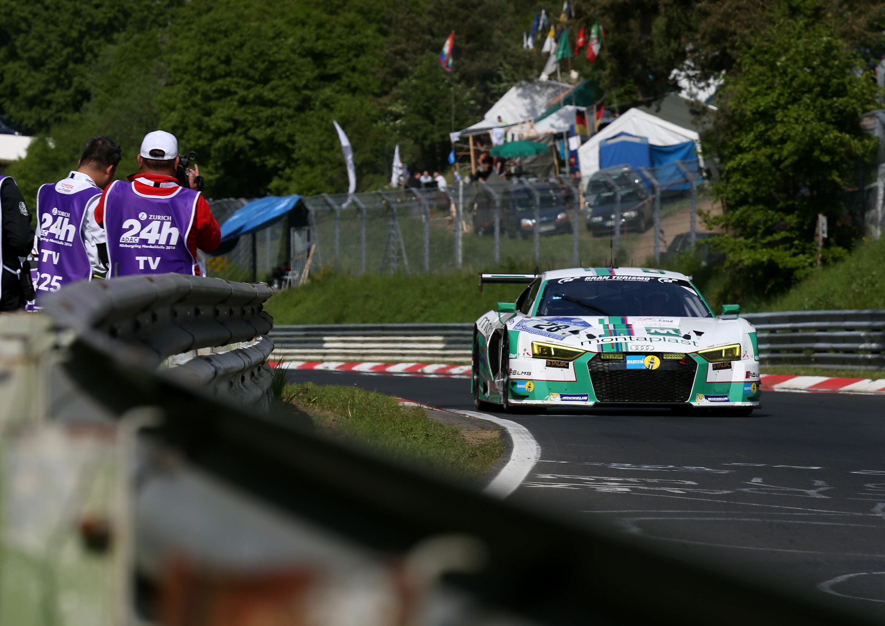 Motorsports / 24h Nürburgring - Audi R8 LMS #28 (montaplast by Land-Motorsport), Marc Basseng/Connor De Phillippi/Mike Rockenfeller/Timo Scheider