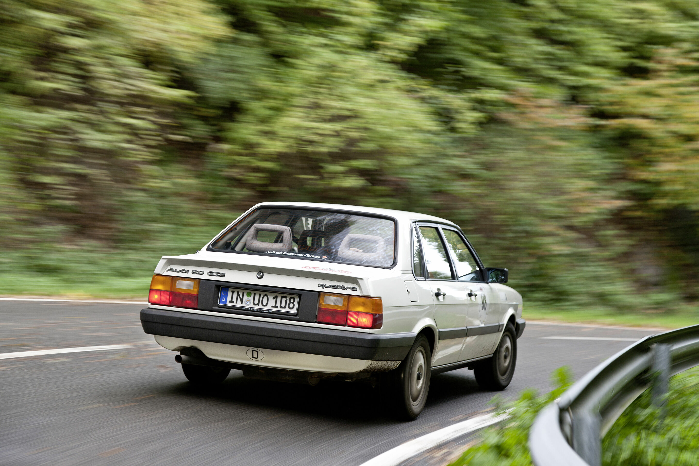 Donau Classic - Der Rallye-Europameister Jochi Kleint sitzt am Steuer des Audi 80 GTE quattro, Baujahr 1986.