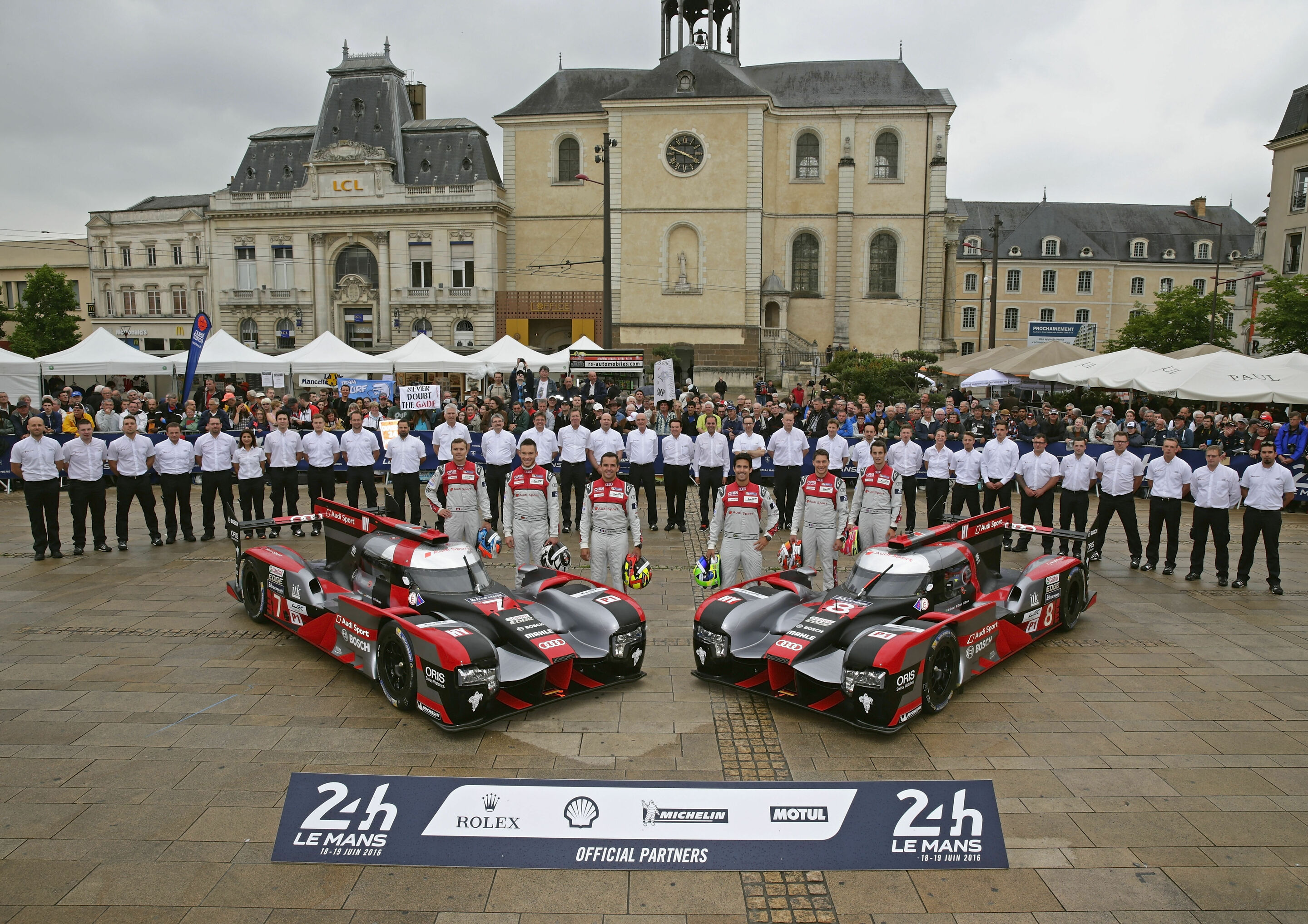 24h Le Mans 2016 - Audi R18 (2016) #7 (Audi Sport Team Joest), Marcel Fässler, André Lotterer, Benoît Tréluyer
Audi R18 (2016) #8 (Audi Sport Team Joest), Lucas di Grassi, Loïc Duval, Oliver Jarvis