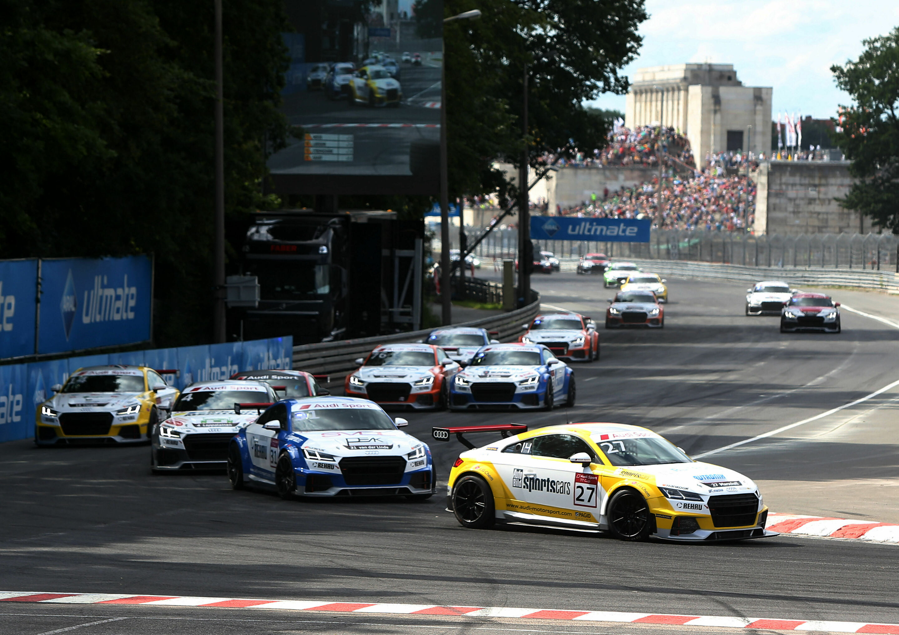 Audi Sport TT Cup, Norisring 2016 - Start, Audi TT cup #27, Dennis Marschall, Audi TT cup #31, Sheldon van der Linde, Audi TT cup #4, Joonas Lappalainen