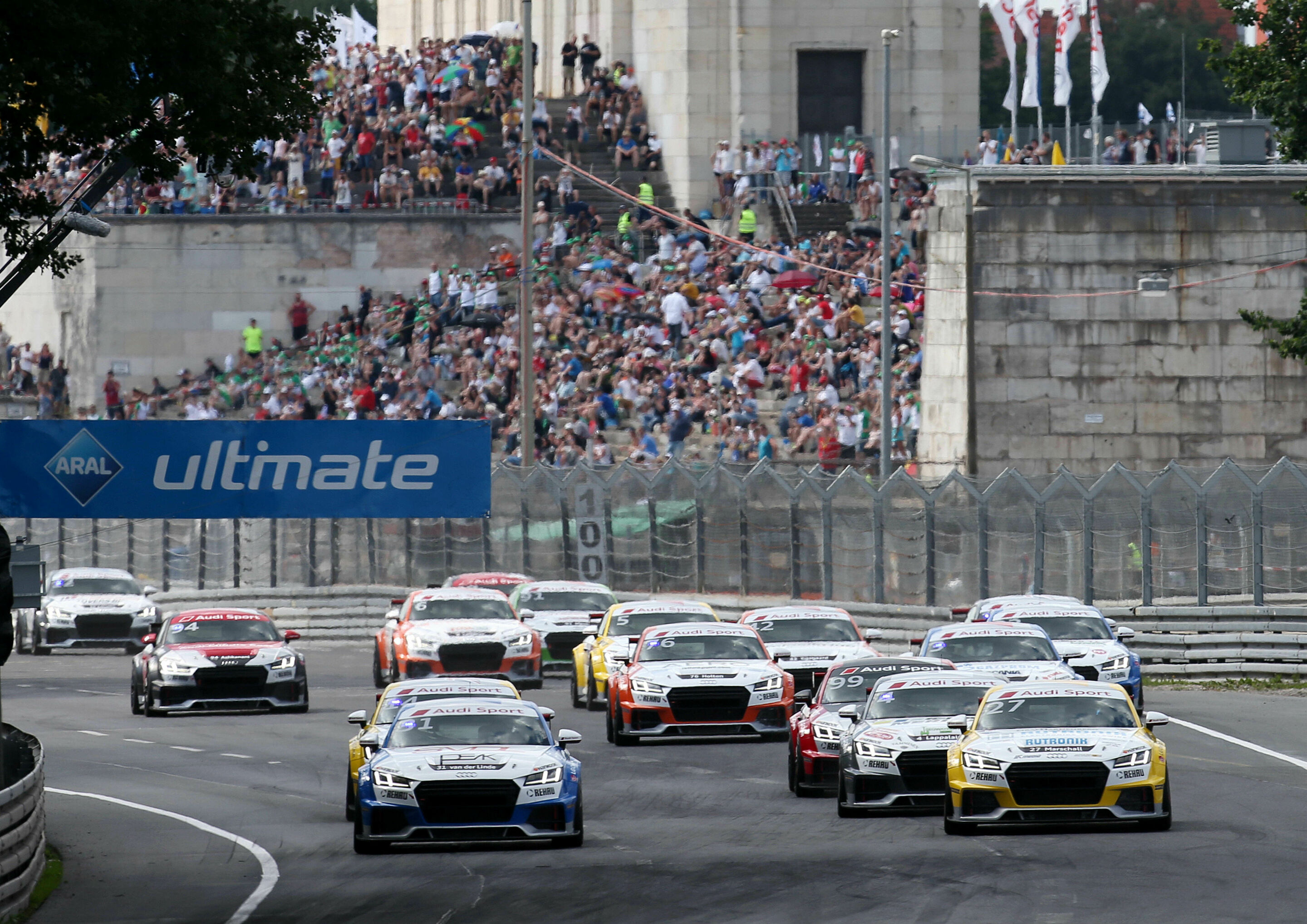 Audi Sport TT Cup, Norisring 2016 - Start, Audi TT cup #27, Dennis Marschall, Audi TT cup #31, Sheldon van der Linde, Audi TT cup #4, Joonas Lappalainen