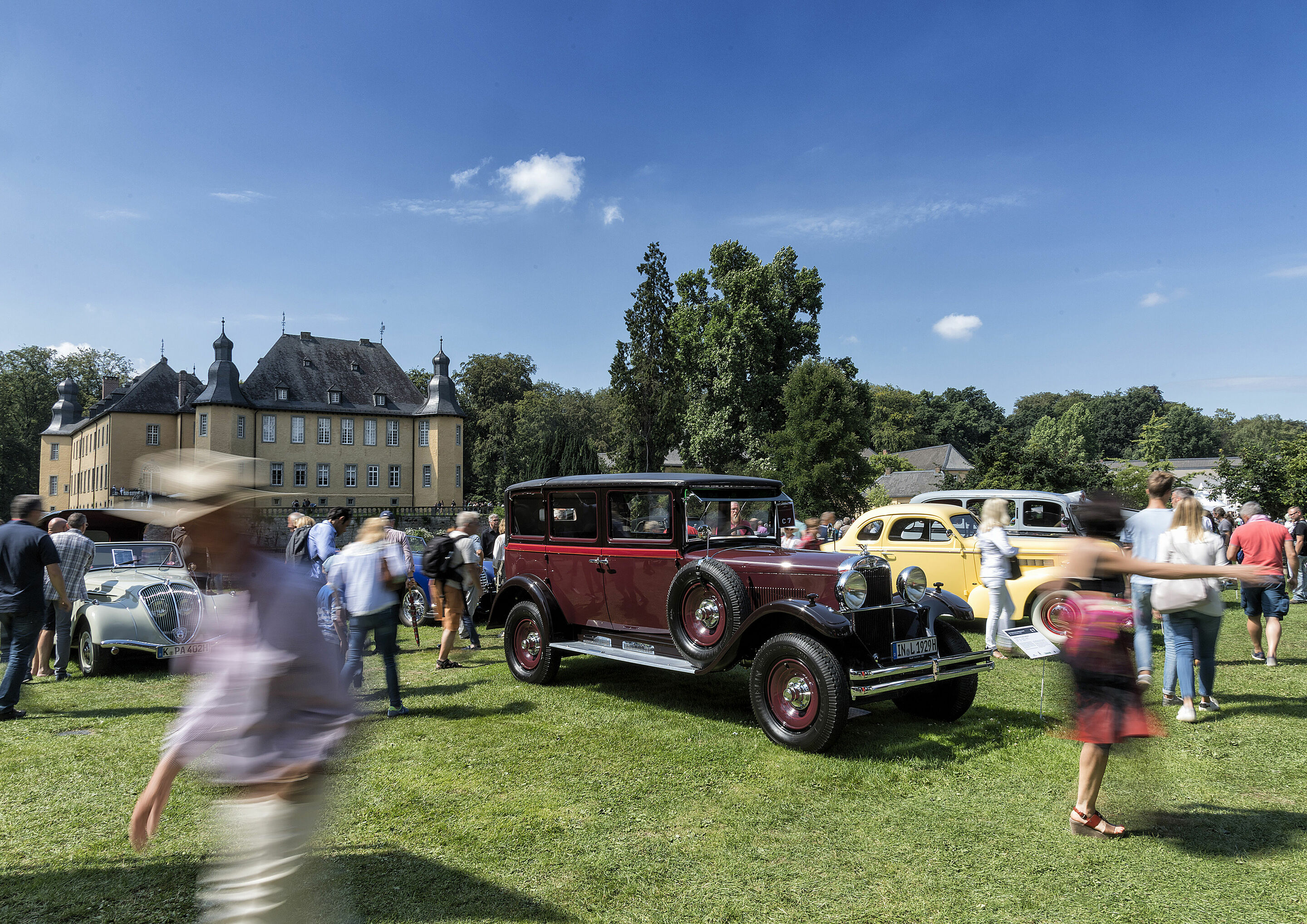Audi-Rennlegenden Stuck, Röhrl und Biela bei den Classic Days Schloss Dyck - Machte beim Concours d´Elegance eine gute Figur: Der Wanderer W 11 in der seltenen Landaulet-Ausführung.