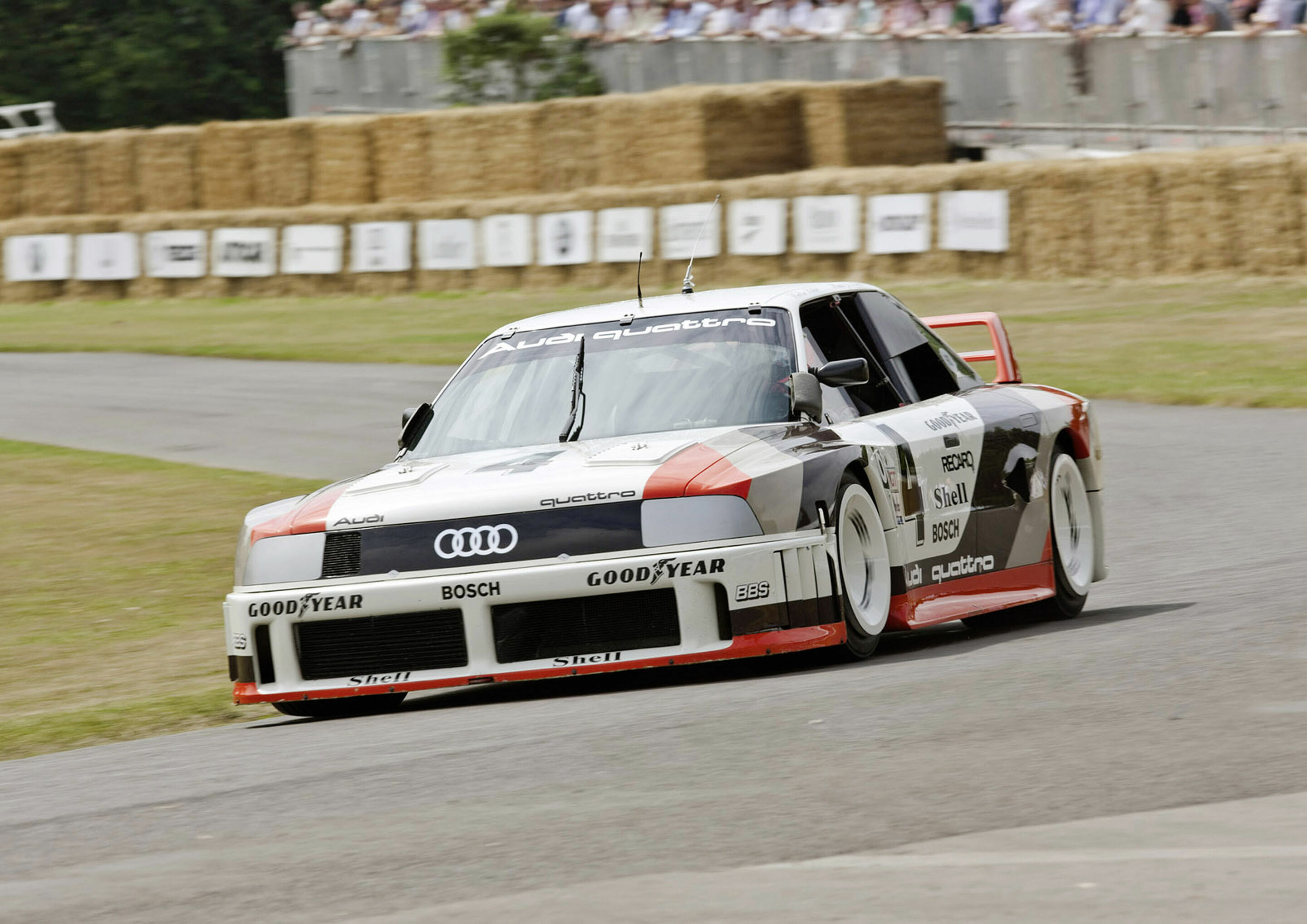 Audi 90 quattro IMSA GTO, model year 1989 - 1989: most powerful five-cylinder works engine in motorsport:
At the 1989 IMSA GTO in the USA, the Audi 90 quattro competes in its races with the most powerful fivecylinder works engine. The turbocharged aluminum...