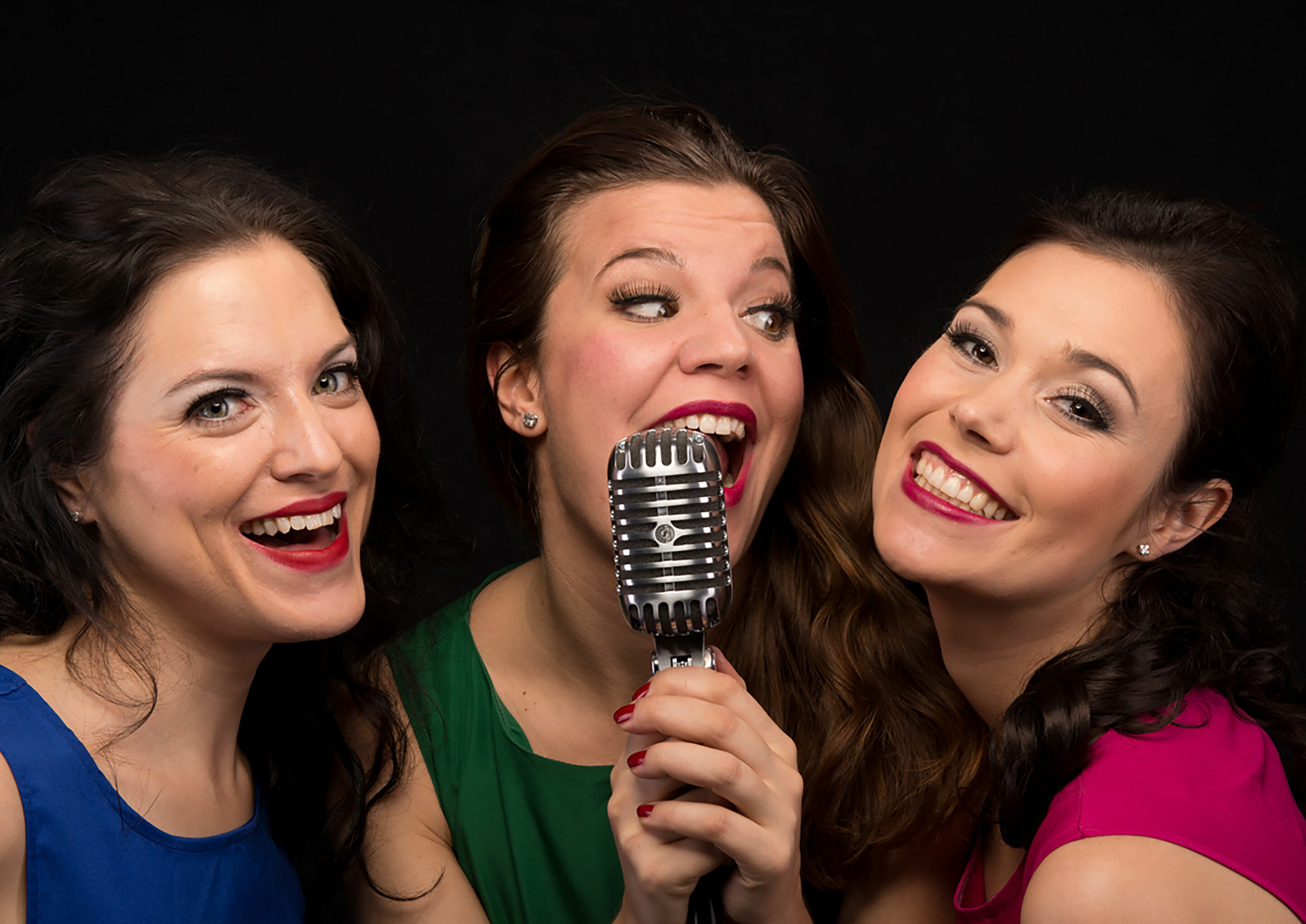 Mitternachts-Show im Audi museum mobile - Nacht der Museen in Ingolstadt: „Die LADYs“ aus Berlin sorgen mit englischen und deutschen Swing-Klassikern für die richtigen Töne im Audi museum mobile.