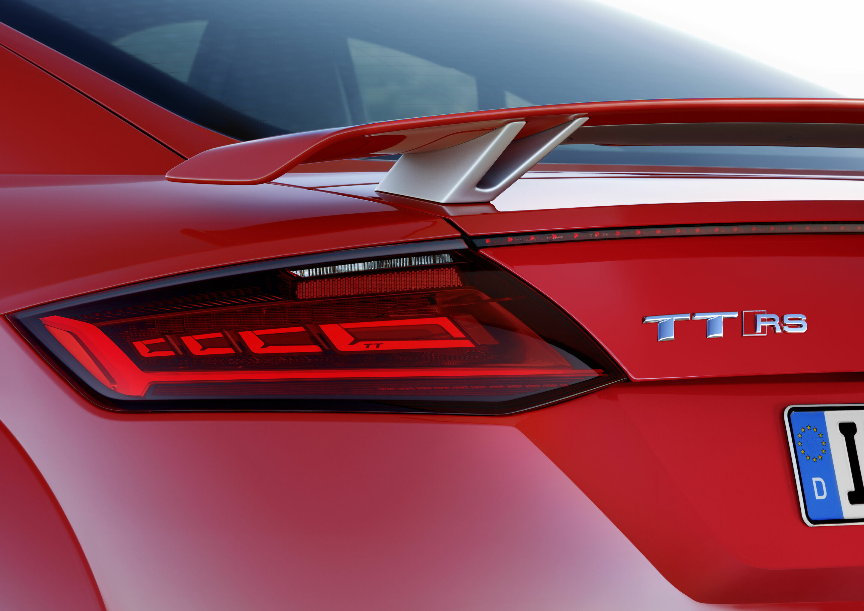 Audi TT RS Coupé - Detail, Farbe: Catalunyarot