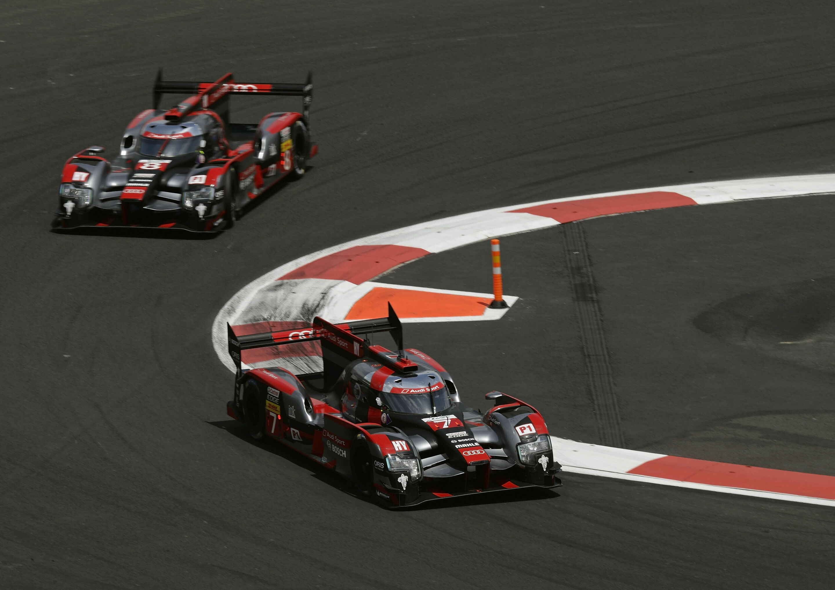 WEC Mexico 2016 - Audi R18 (2016) #7 (Audi Sport Team Joest), Marcel Fässler, André Lotterer, Benoît Tréluyer
Audi R18 (2016) #8 (Audi Sport Team Joest), Lucas di Grassi, Loïc Duval, Oliver Jarvis