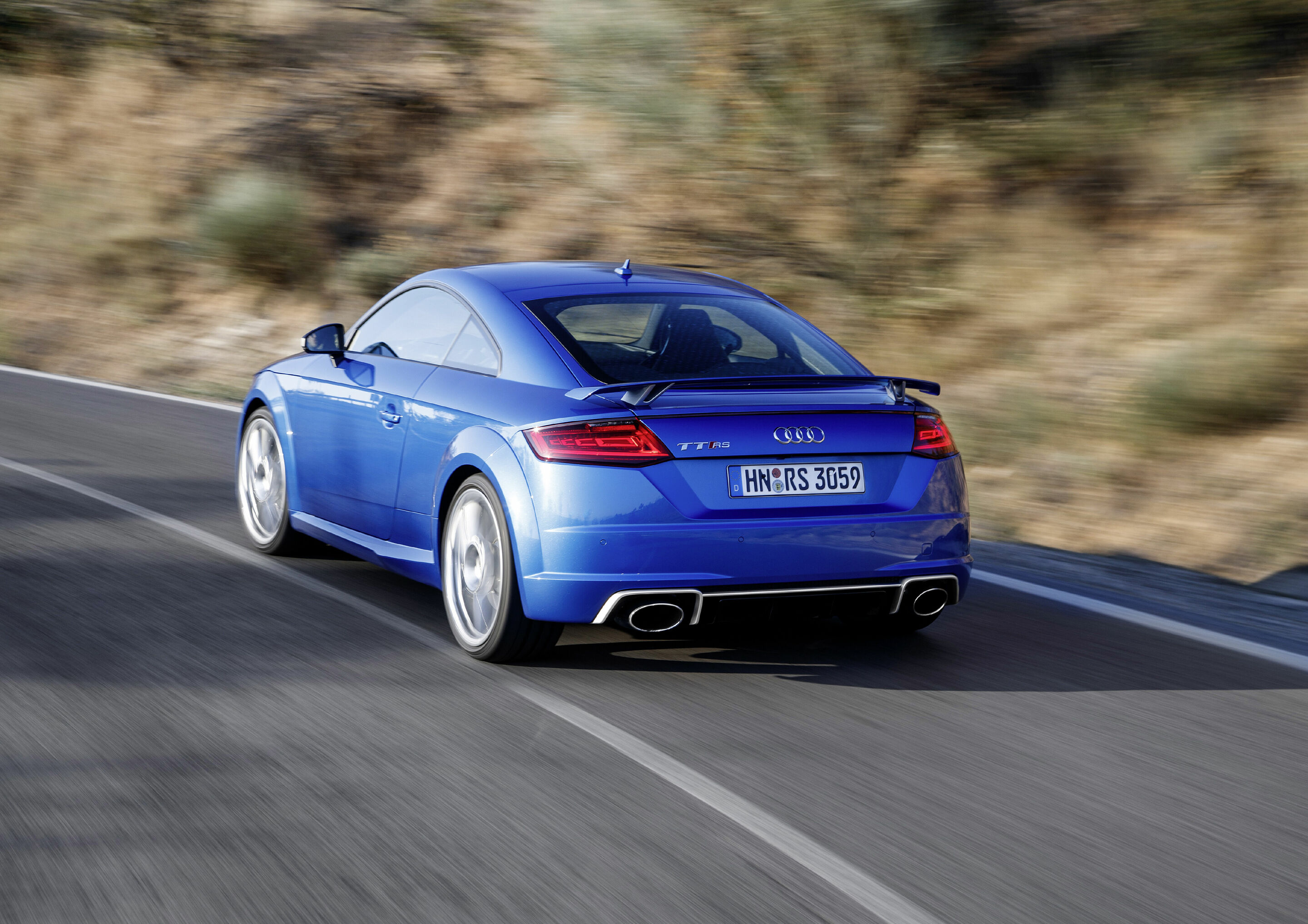Audi TT RS Coupé - Fahraufnahme, Farbe: Arablau