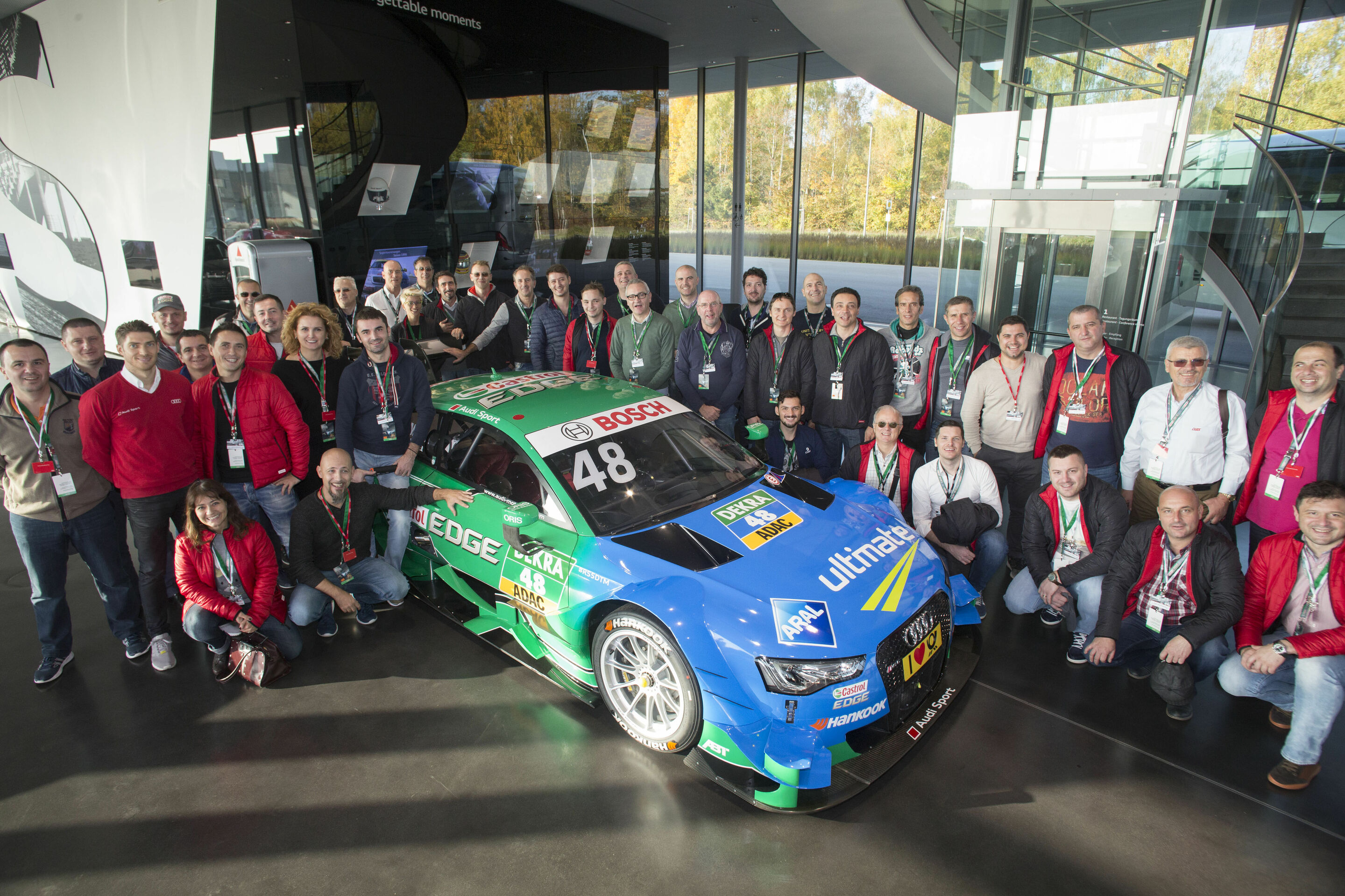 Castrol besucht das Audi driving experience center - Edoardo Mortara