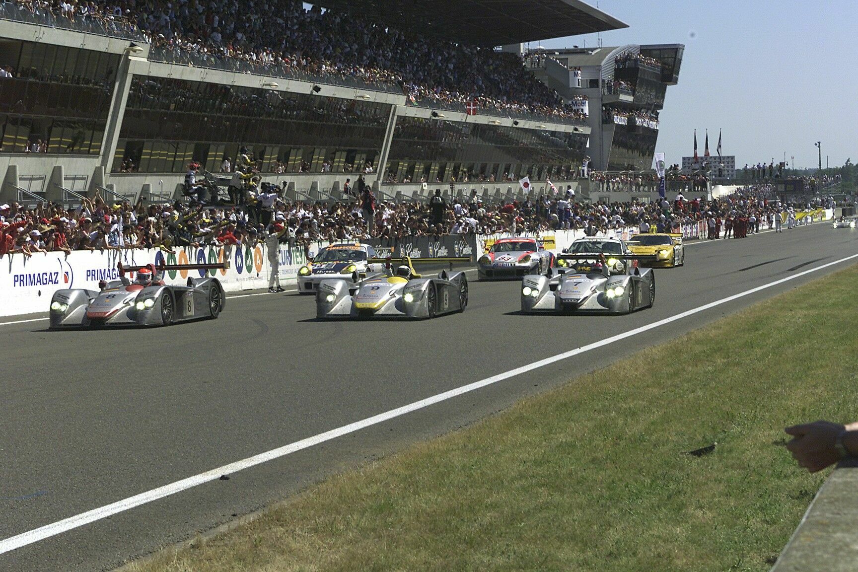 24h Le Mans 2000 - Audi gelang 2000 ein Dreifachsieg mit dem R8 in Le Mans