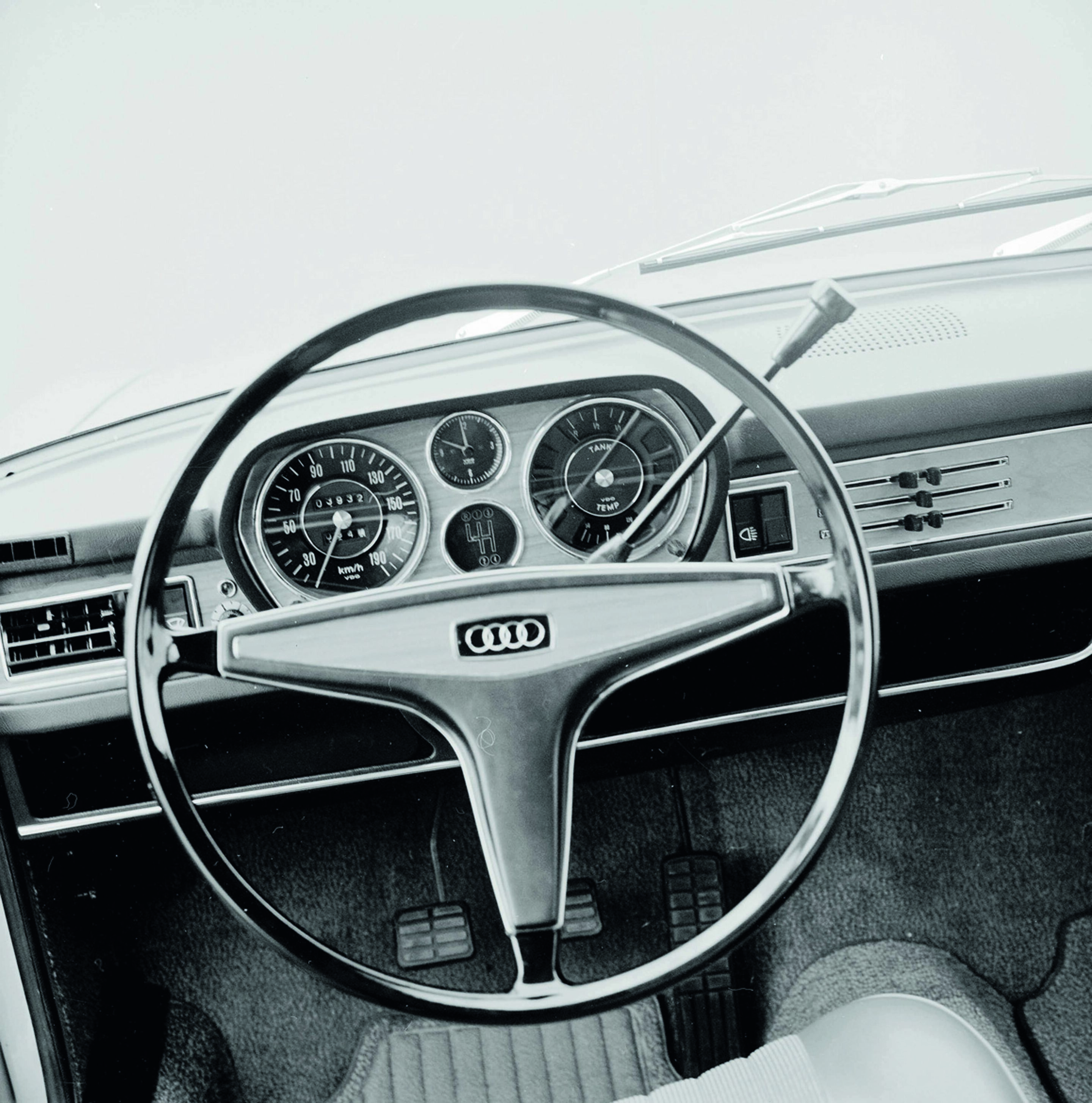 Jubiläumsmagazin Historie - Audi 100 - Interieur
