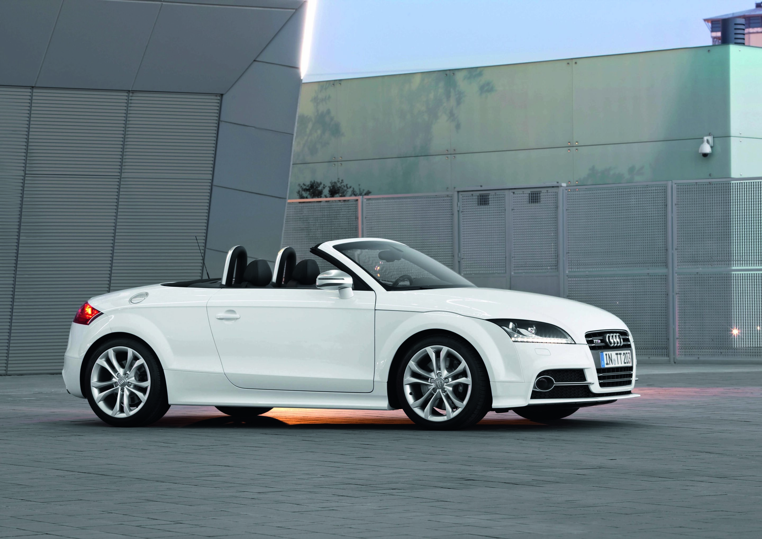 Audi TTS Roadster - Farbe: Ibisweiß