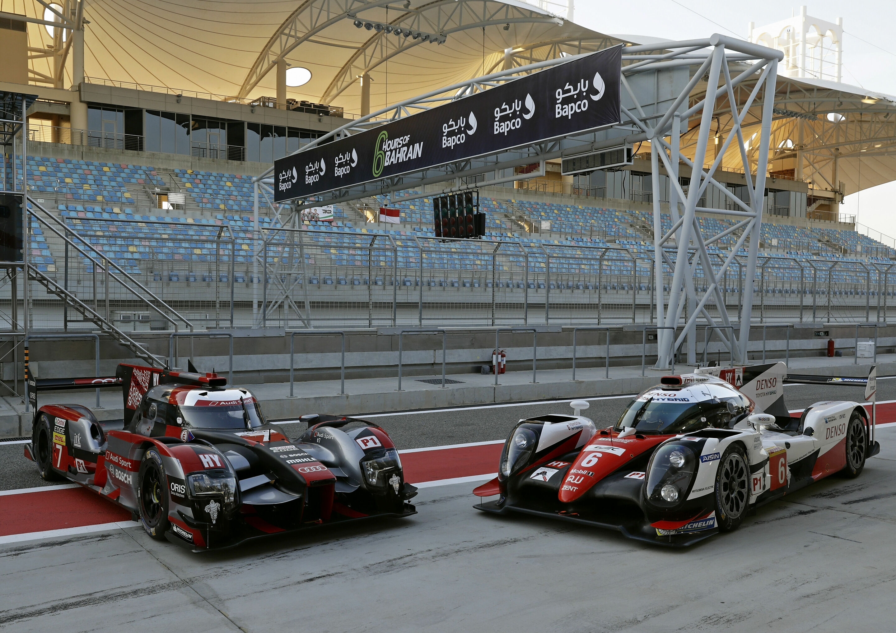 WEC Bahrain 2016 - Audi R18 (2016), Toyota TS050 Hybrid
