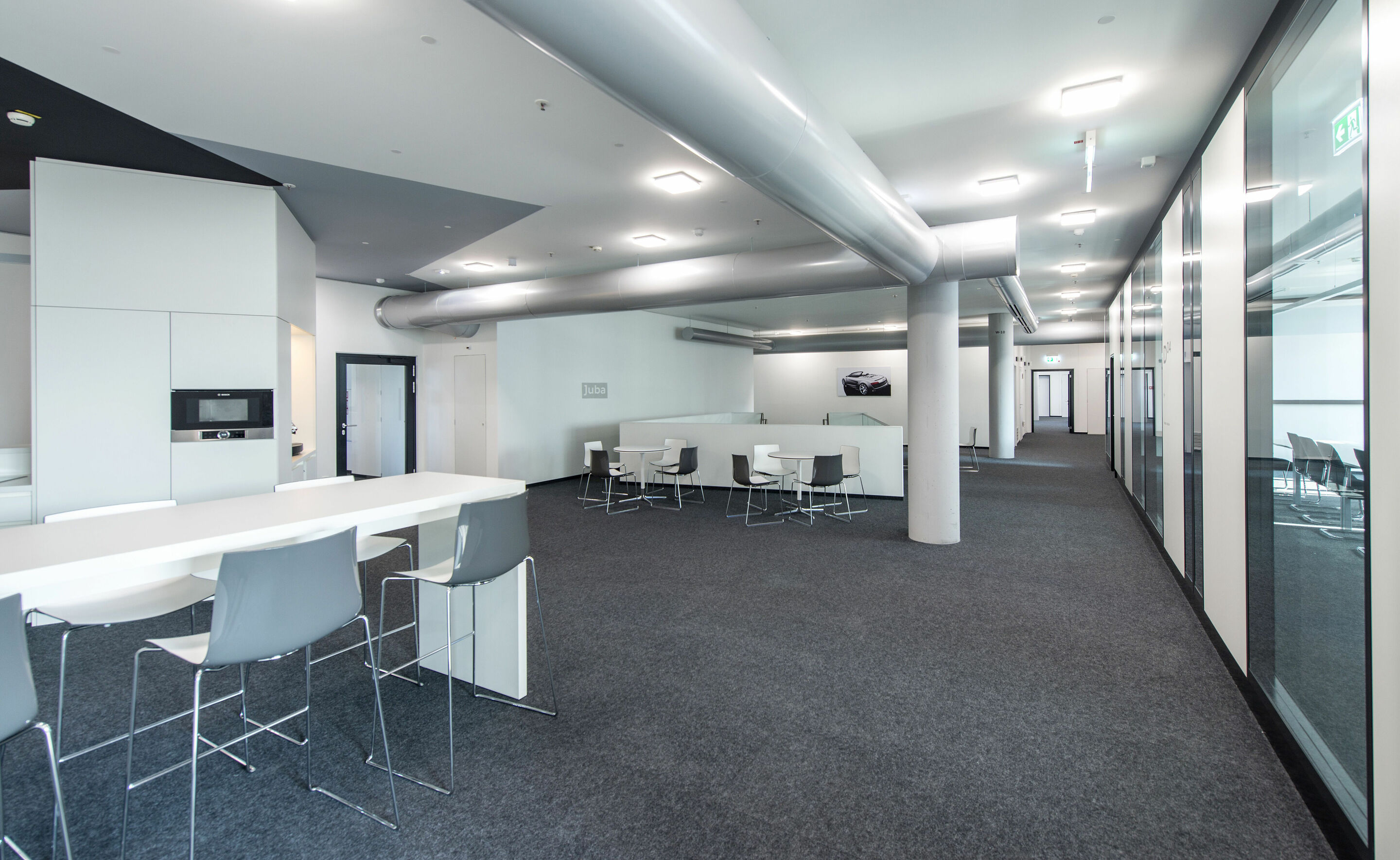 More room for the modern way of working: new office complex for Audi in Ingolstadt - Groundbreaking office building at Audi in Ingolstadt – -An interaction-friendly and open architecture with focus on transparency and flexibility is characteristic for...
