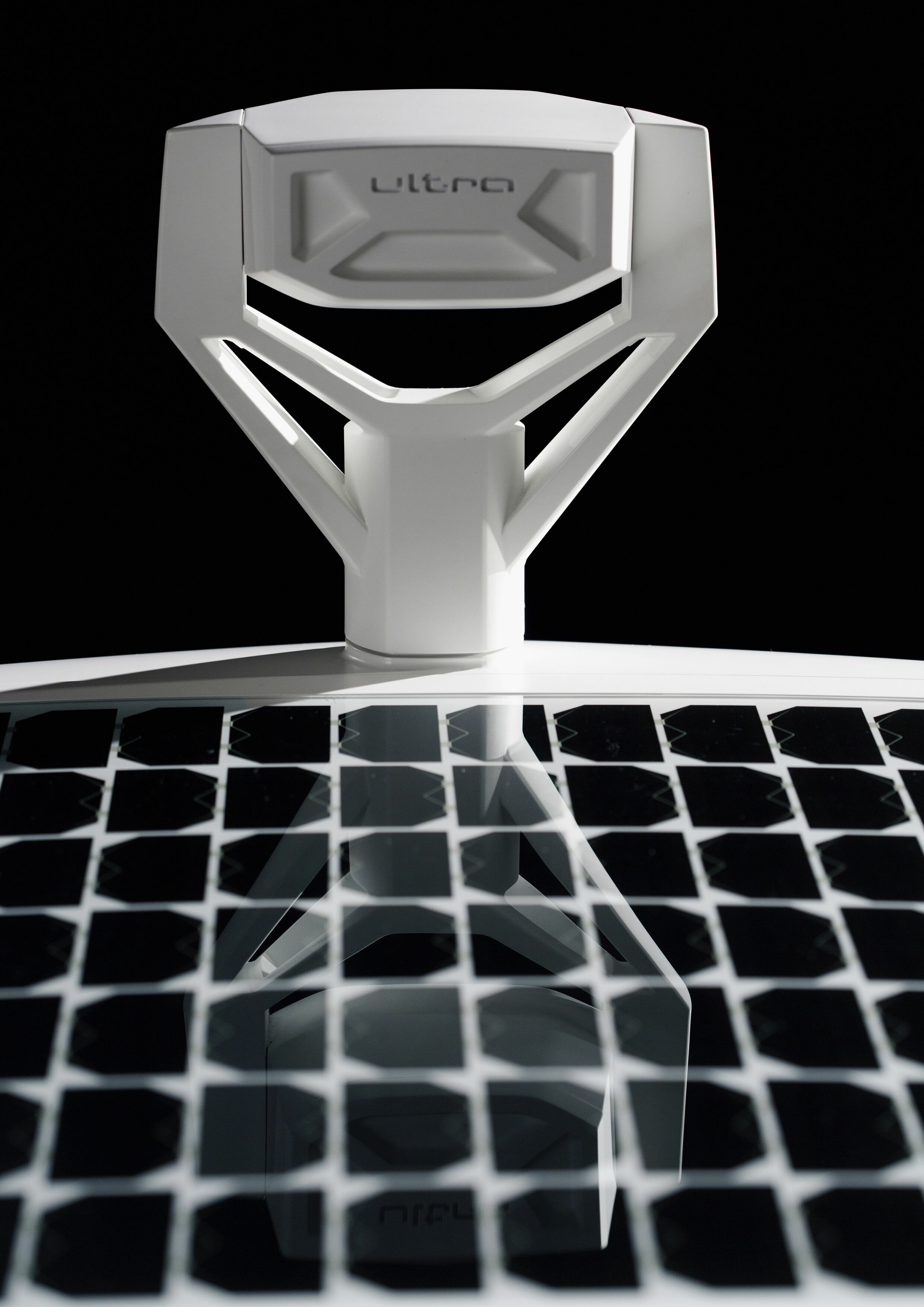 The Audi lunar quattro - PASSION - MISSION TO MOON
Audi lunar quattro
Highly efficient –
An ultra battery serves as the buffer for the motors’ consumption spikes and drives the rover when the panel isn’t perfectly set.