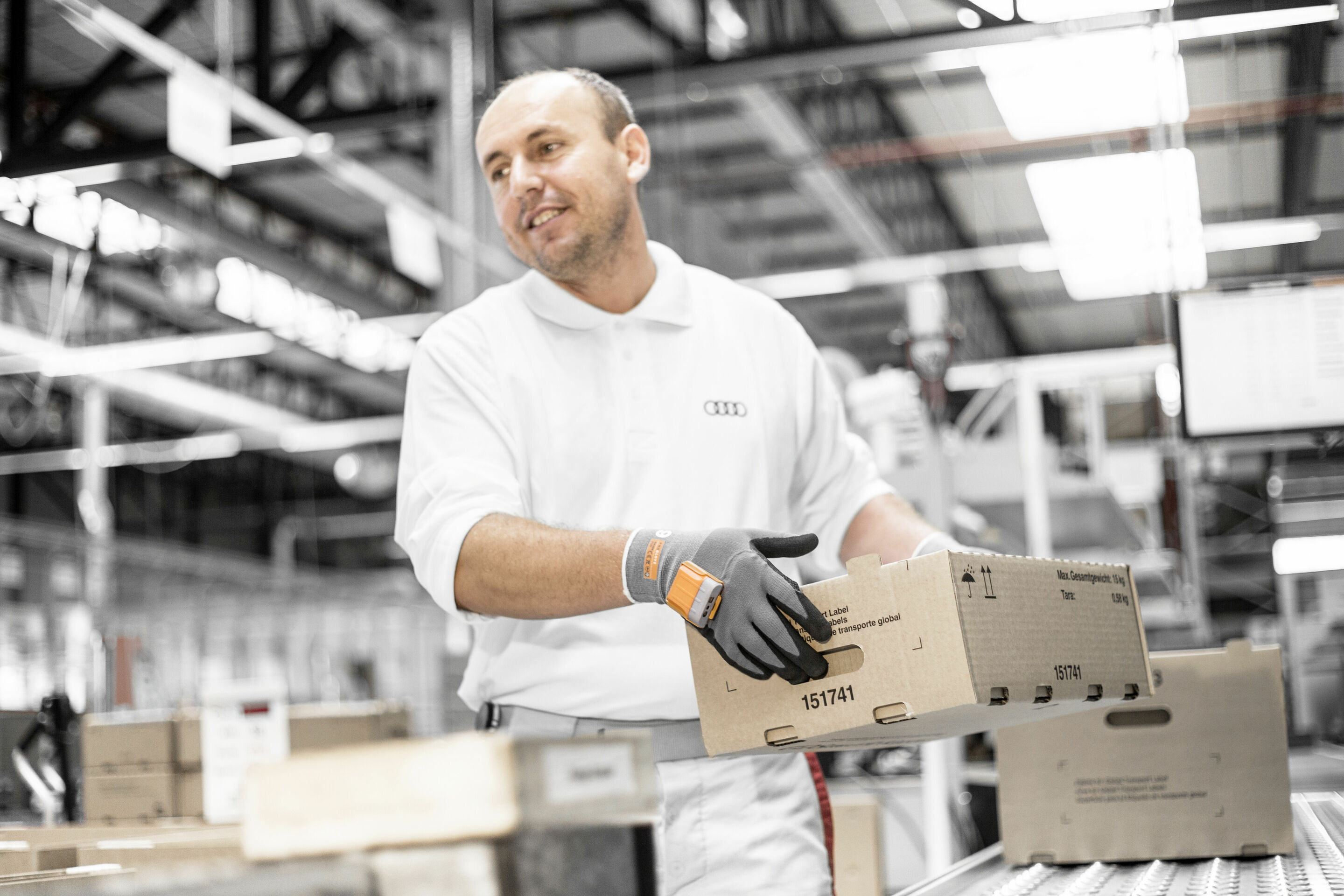 Use of “ProGlove” scanner at Ingolstadt site - Scanner-gloves make work easier for international logistics employees at the Audi plant in Ingolstadt: For the worldwide dispatch of car components, they use the “ProGlove” by the name of “Mark” with its...