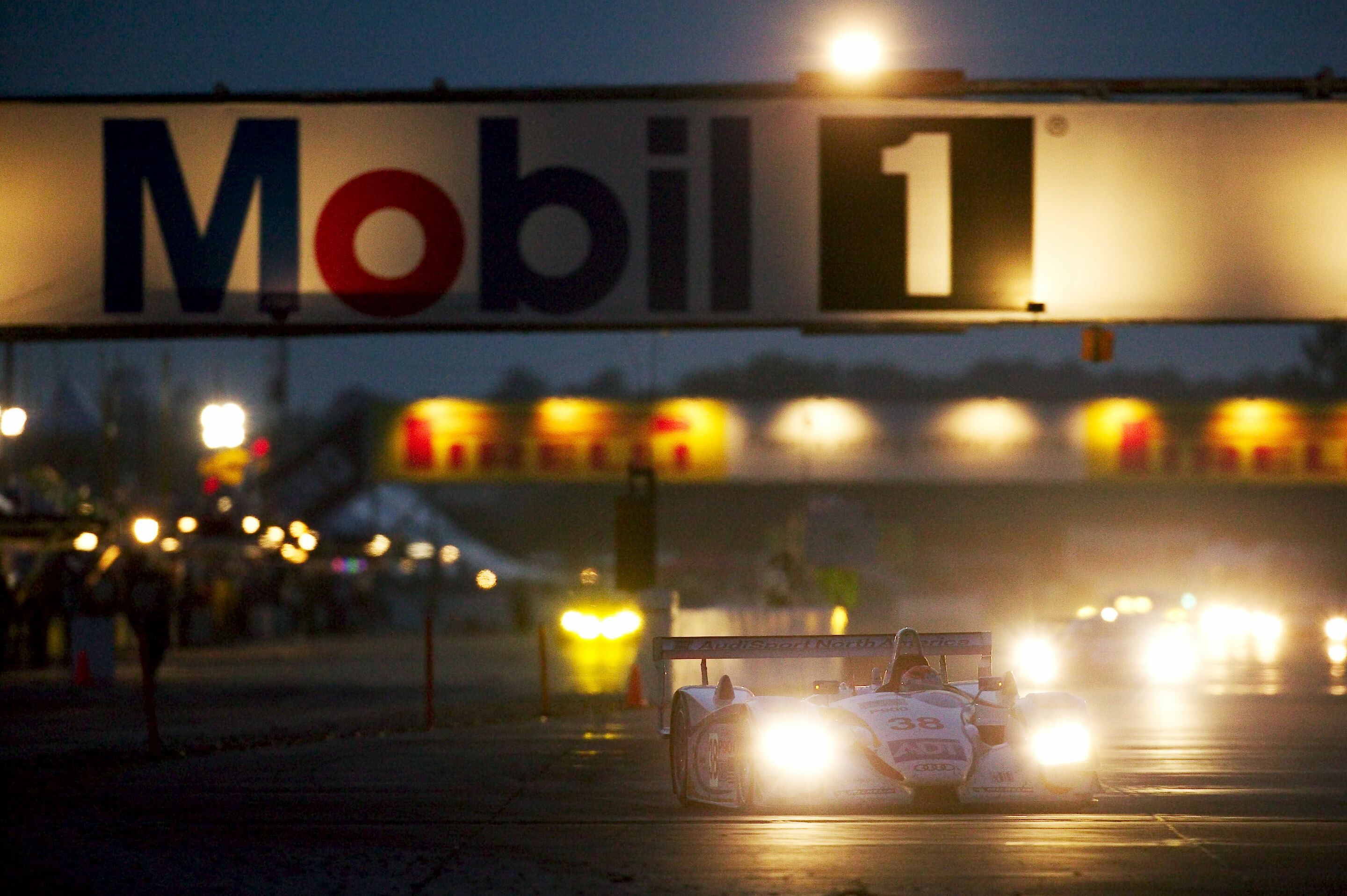 12h Sebring 2003 - Audi R8 #38 (ADT Champion Racing), Stefan Johansson/JJ Lehto/Emanuele Pirro