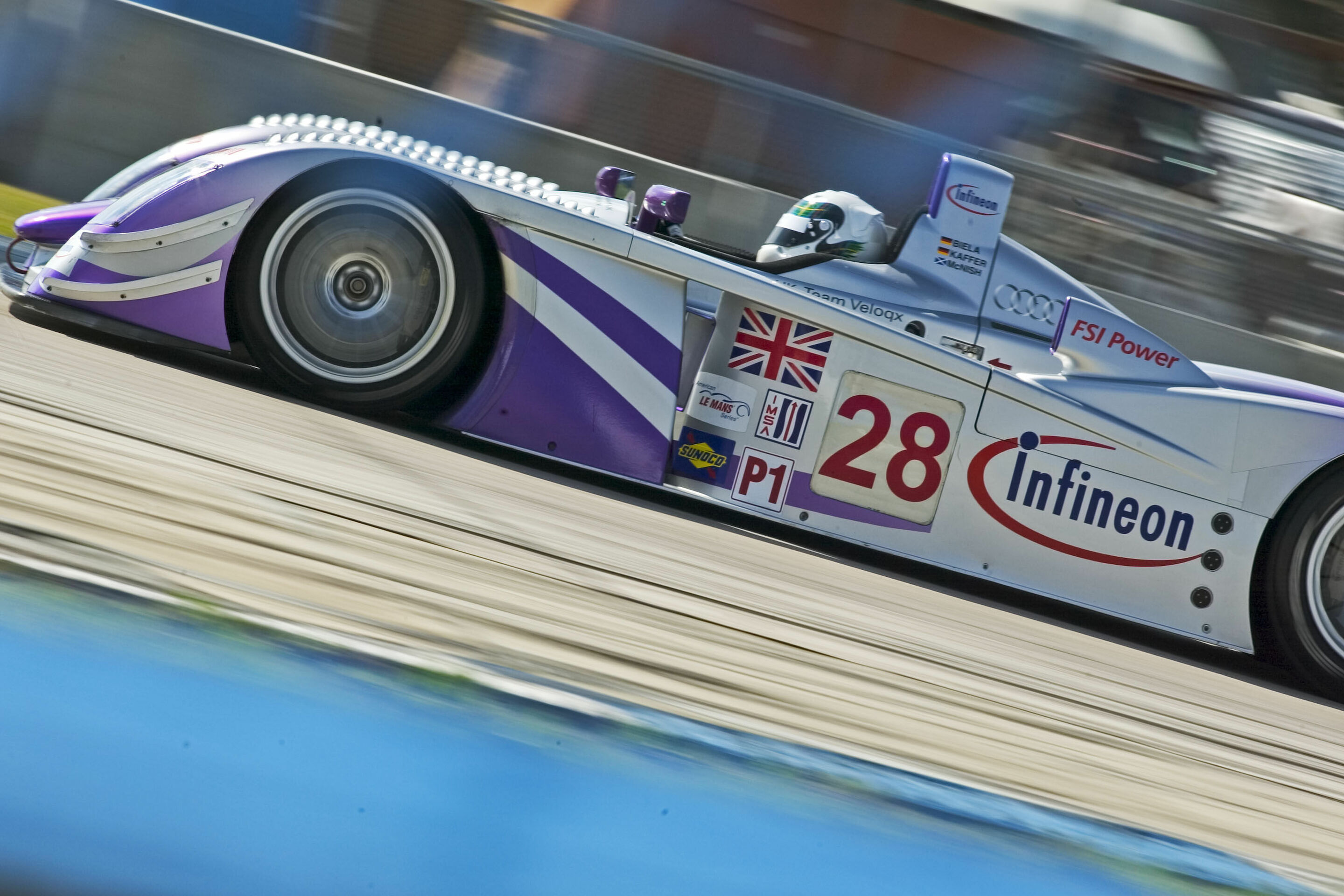 12h Sebring 2004 - Audi R8 #28 (Audi Sport UK Team Veloqx), Frank Biela/Pierre Kaffer/Allan McNish